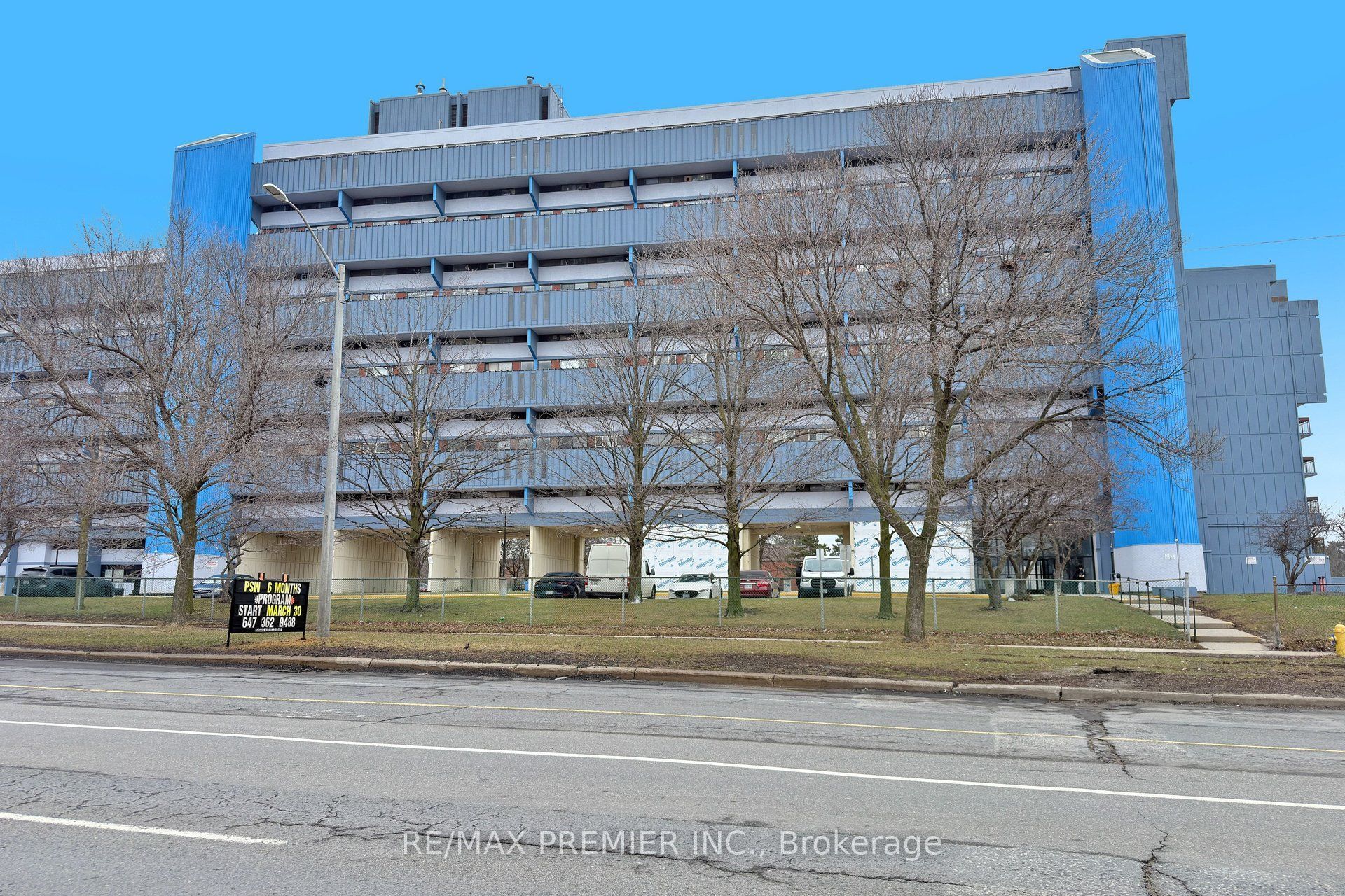 4645 Jane Street 428, Toronto, On M3n 2k9