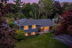 5171 Mulberry Drive, Burlington, On L7l 3p5