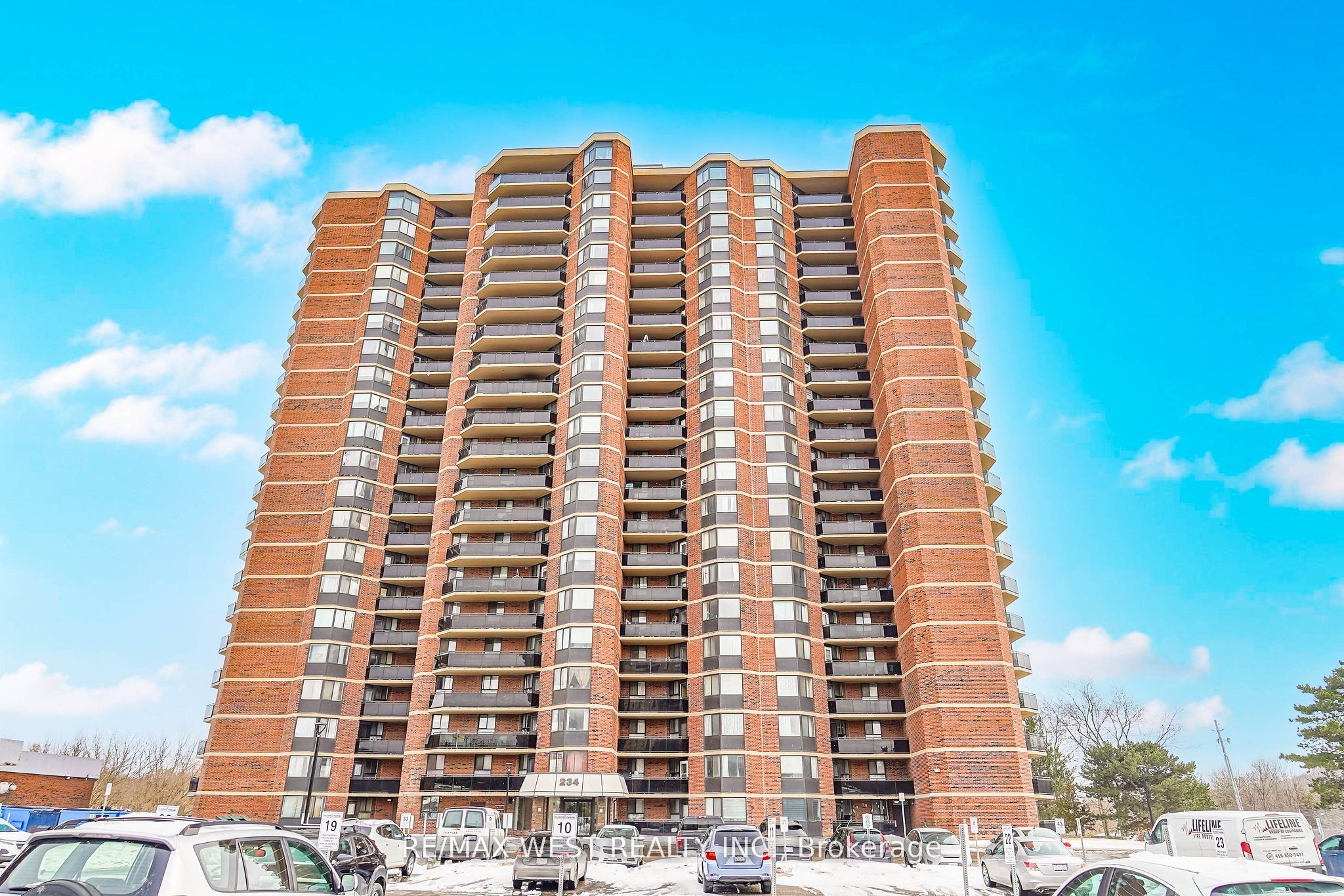 234 Albion Road Ph10, Toronto, On M9w 6a7