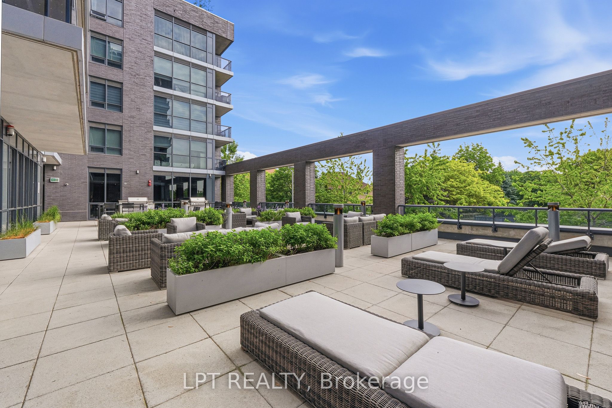 10 Gibbs Road 709, Toronto, On M9b 0e2