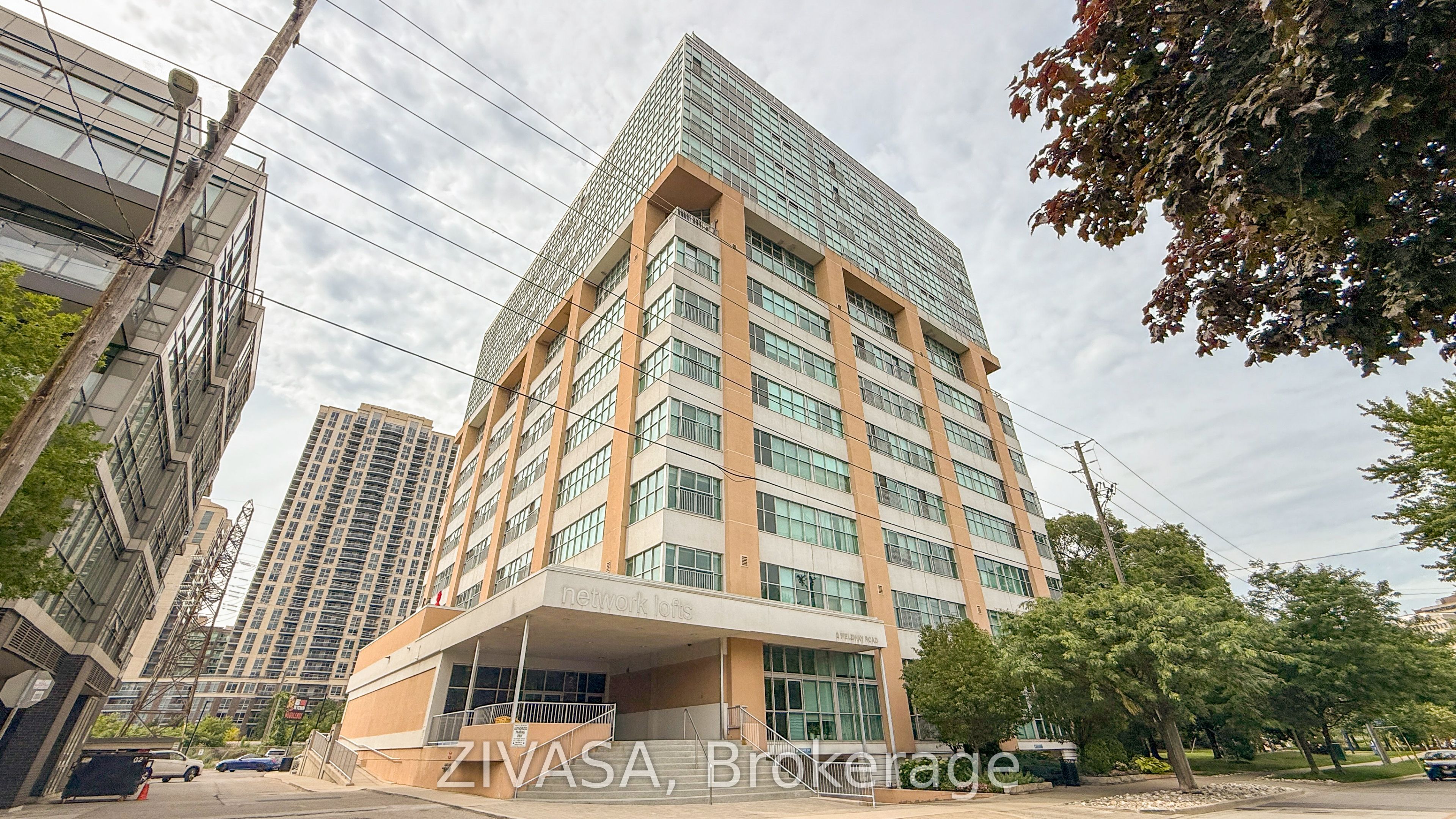 2 Fieldway Road 218, Toronto, On M8z 0b9