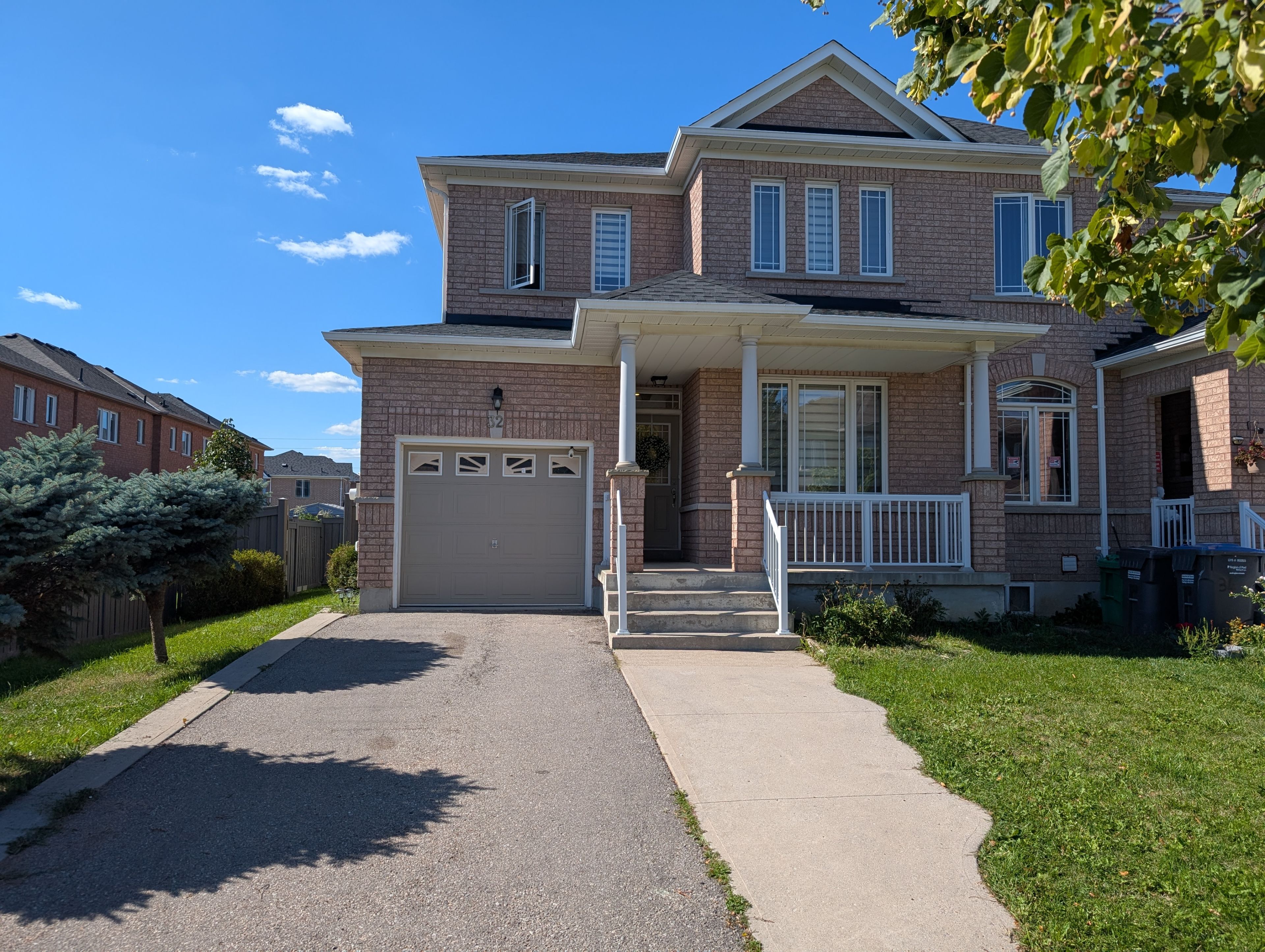 32 Devonsleigh Drive, Brampton, On L7a 3s3