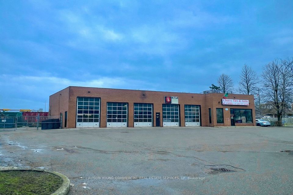 1810 Wilson Avenue, Toronto, On M3l 1a7