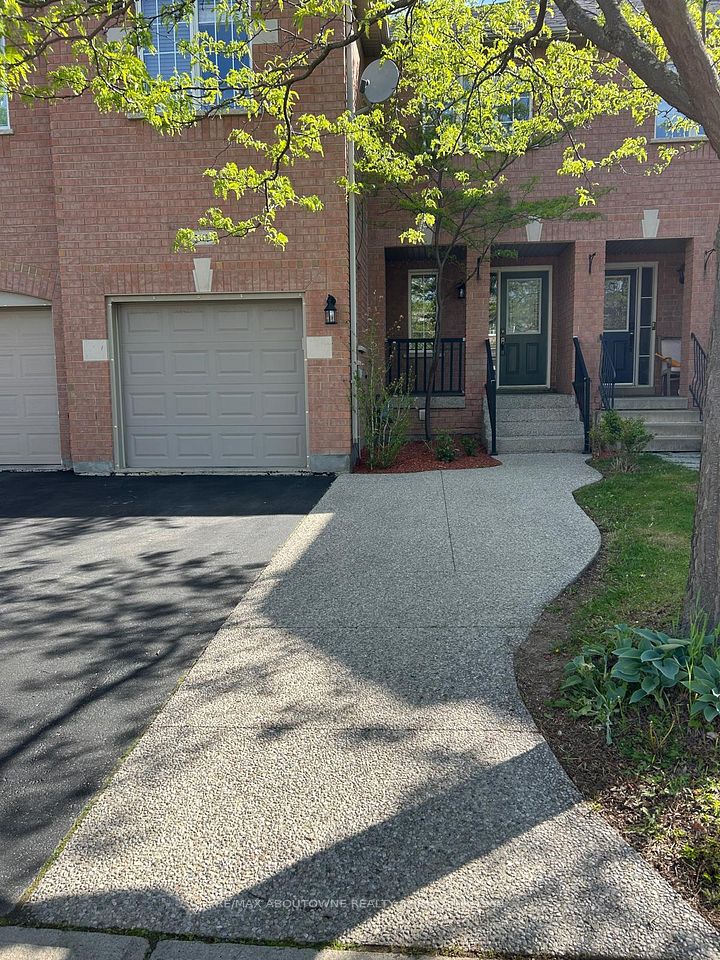 2473 Lazio Lane, Oakville, On L6m 4p7
