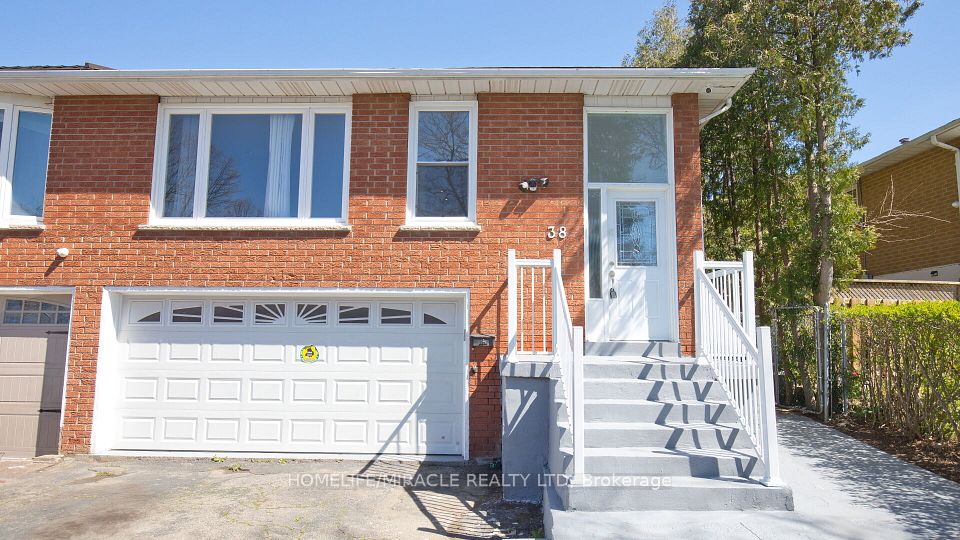 38 Medici Place, Brampton, On L6s 3c6