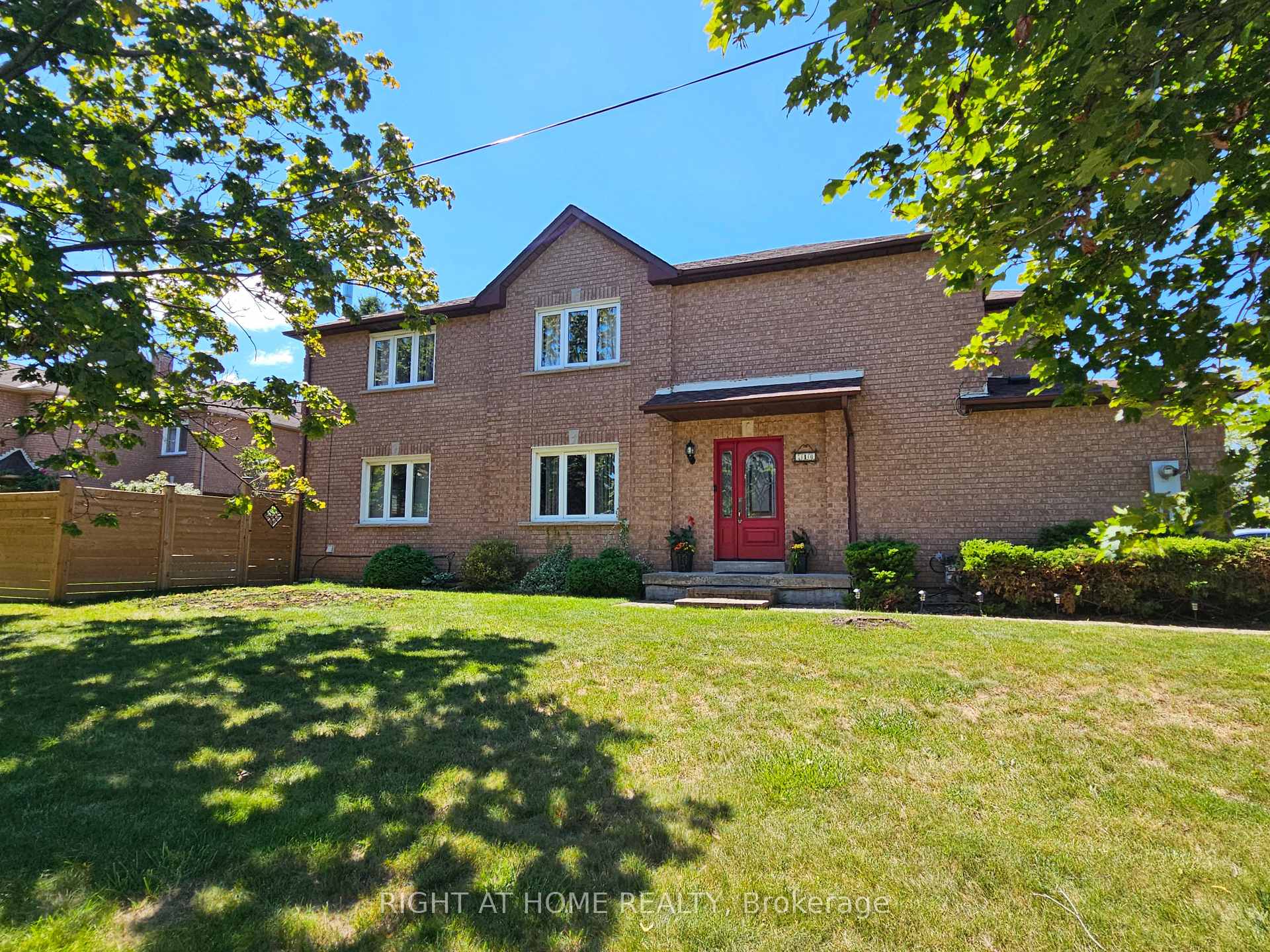 710 Ashprior Avenue, Mississauga, On L5r 3n8