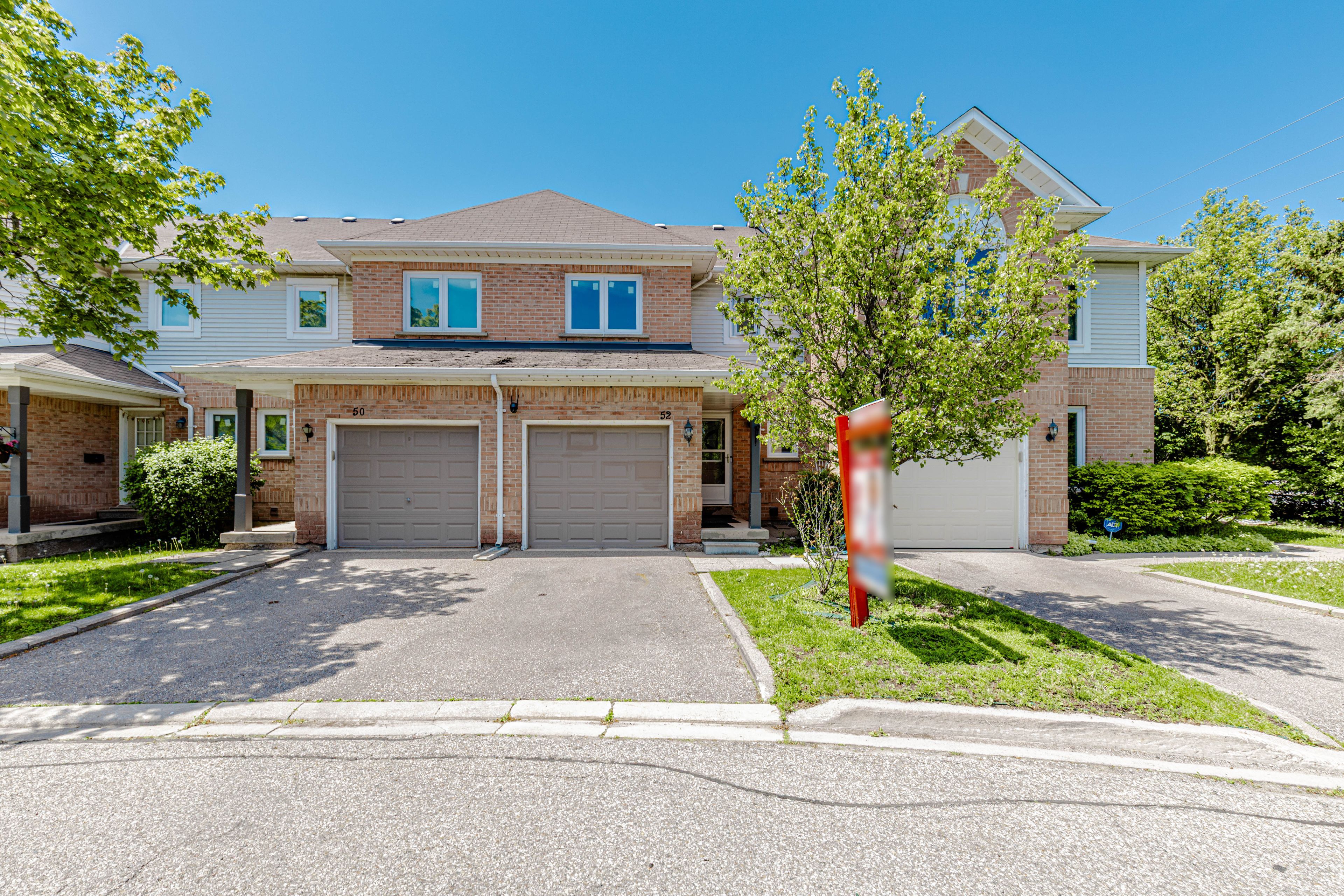 52 Wickstead Court, Brampton, On L6r 1n8