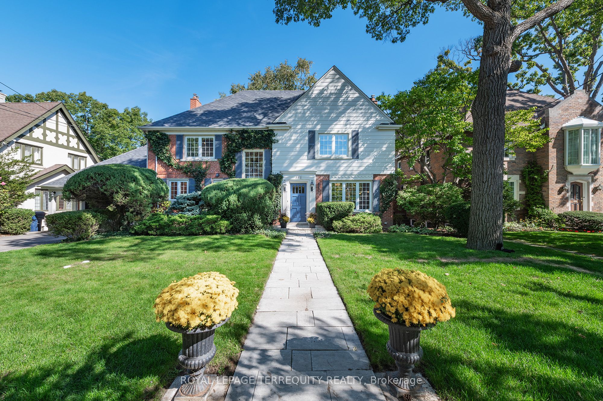 223 Riverside Drive, Toronto, On M6s 4a8