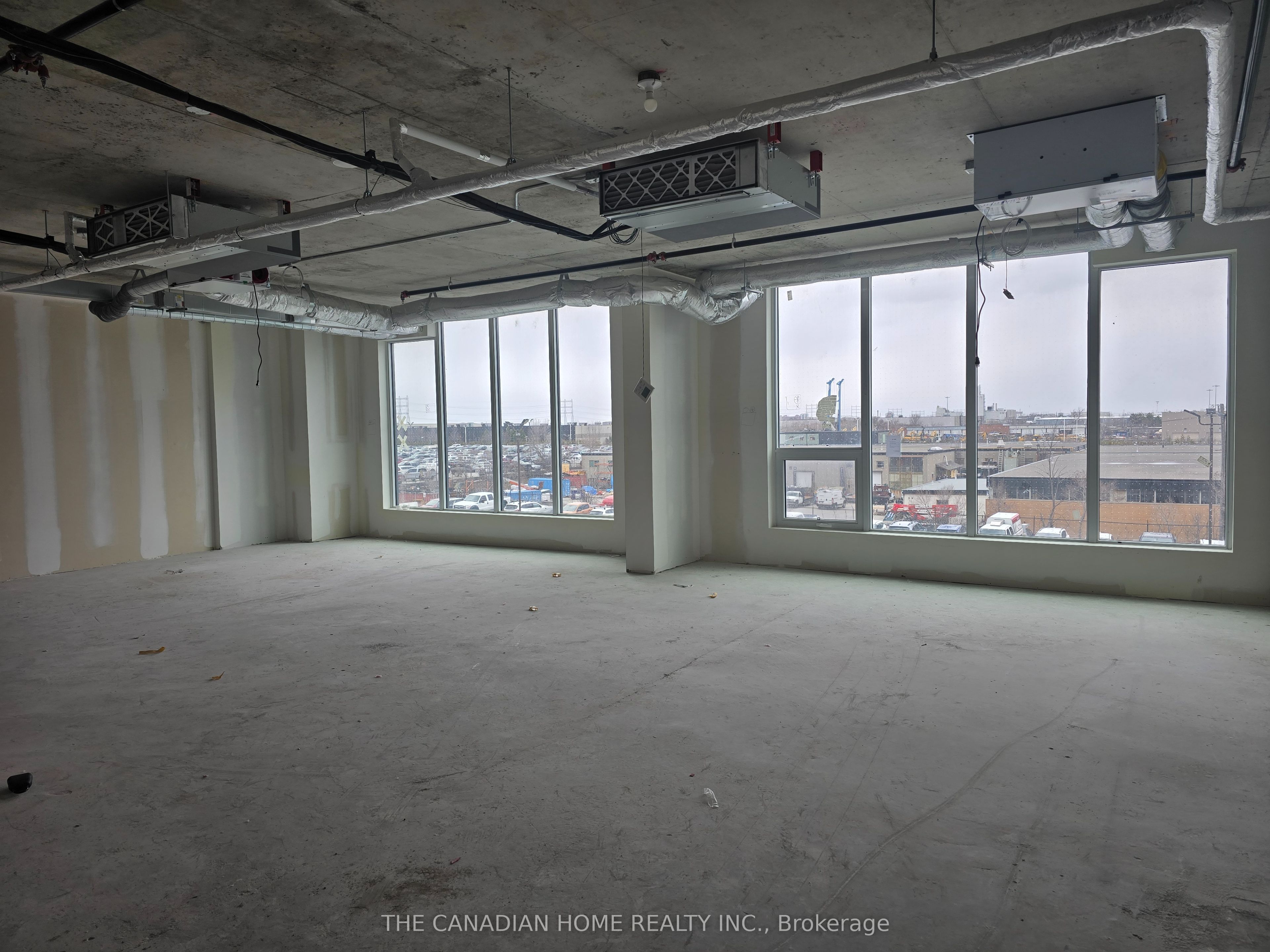 600 Dixon Rd Road 226, Toronto, On M9w 1j1