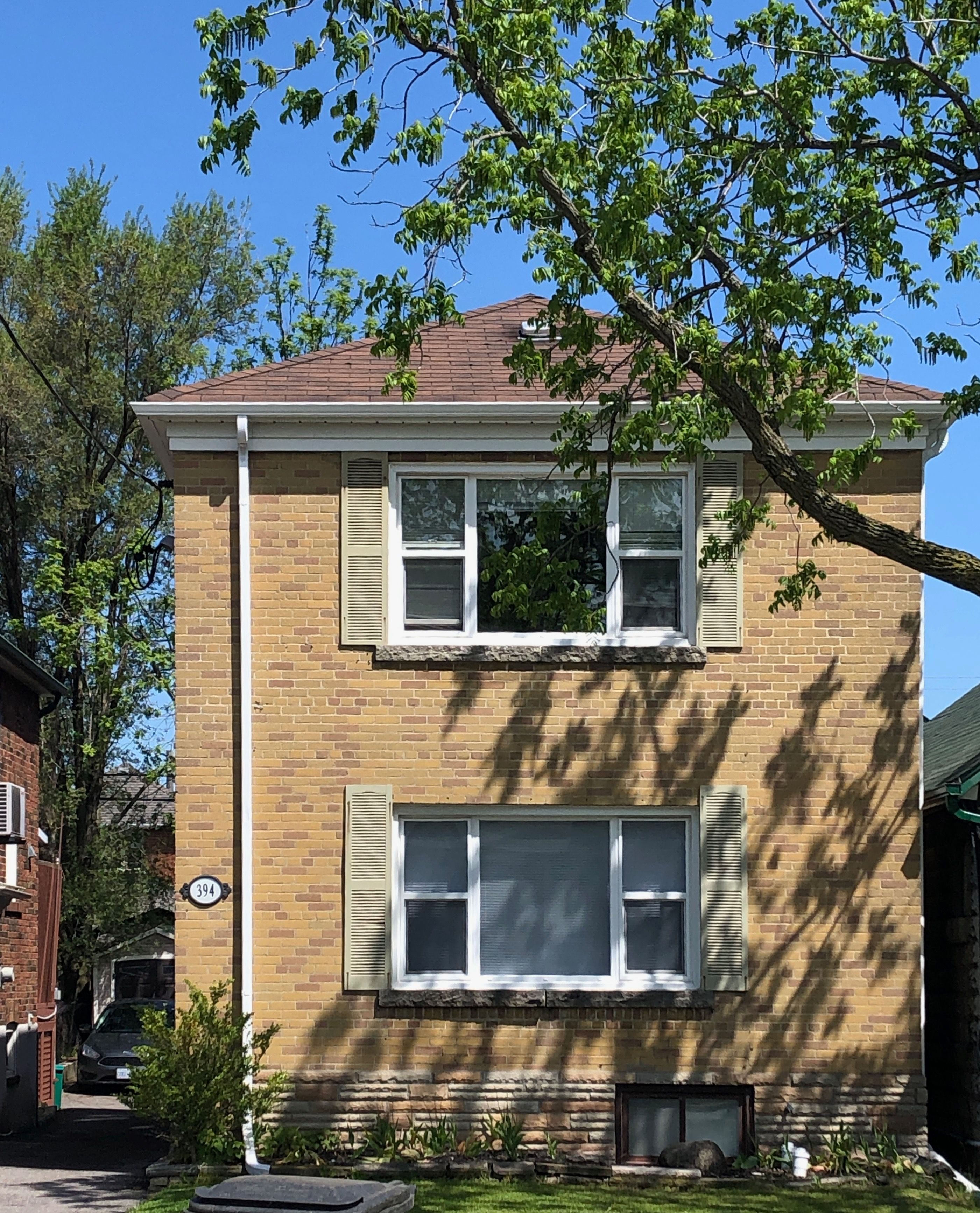 394 Whitmore Avenue Main, Toronto, On M6e 2n4