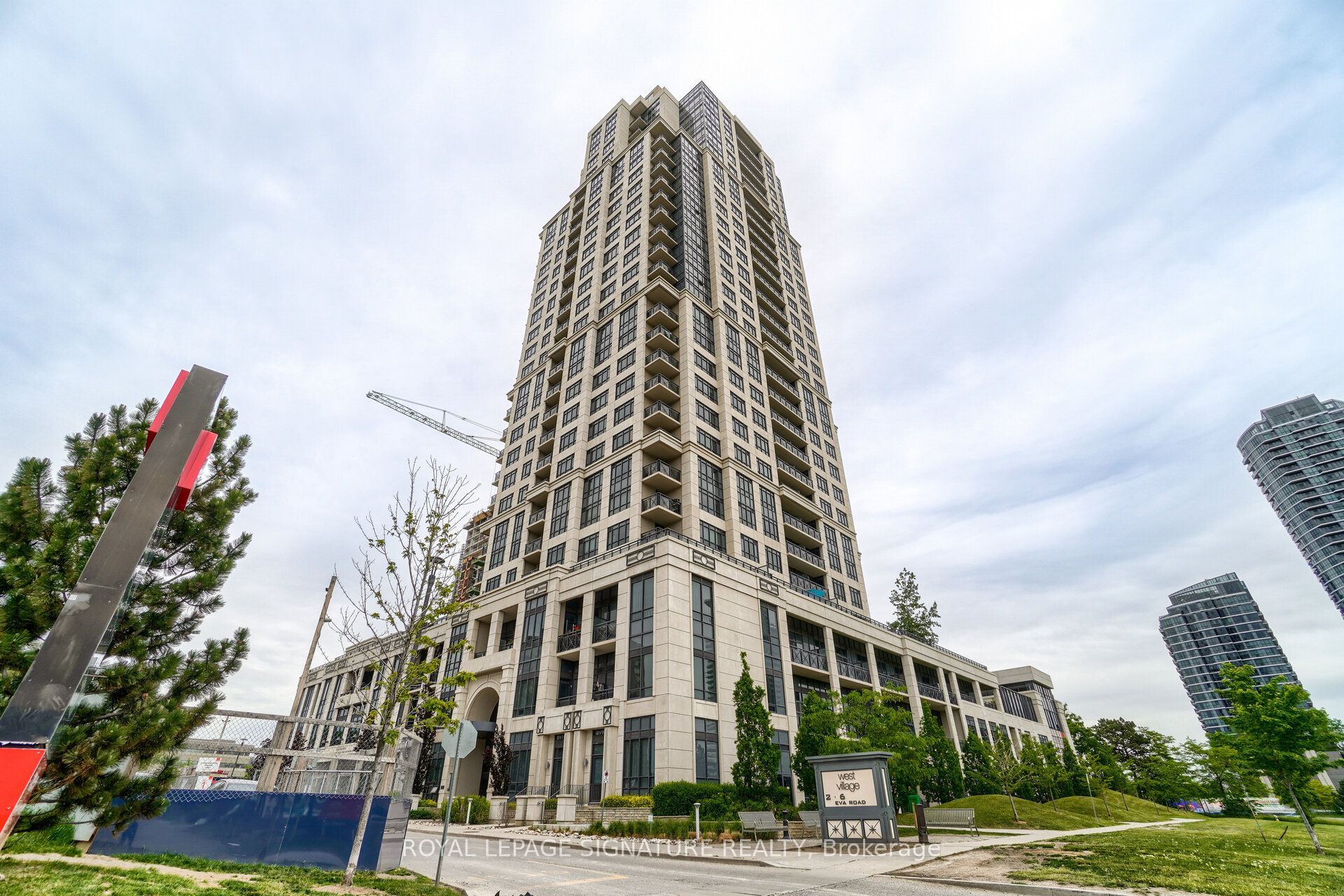 2 Eva Road E 926, Toronto, On M9c 0a9