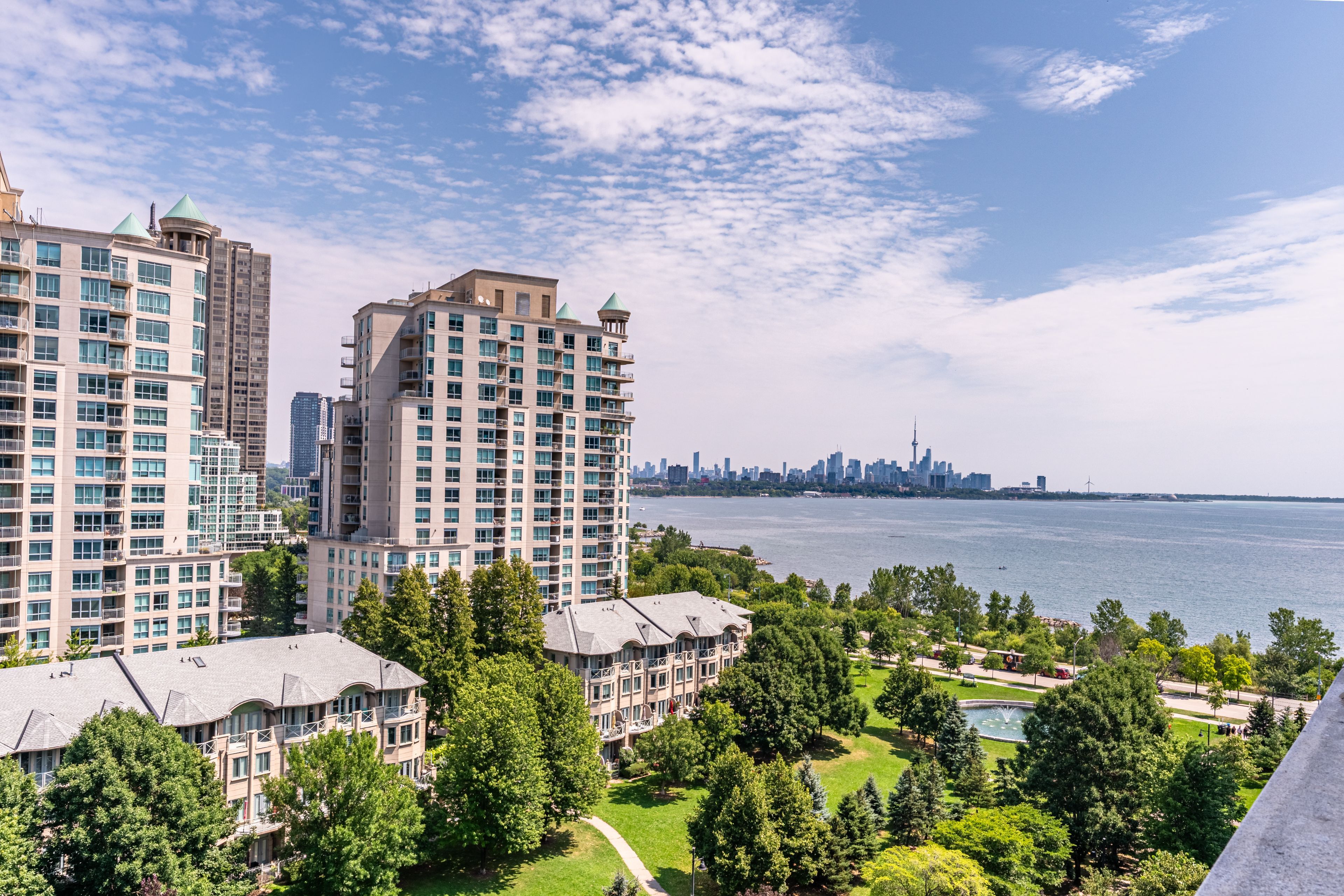 2119 Lake Shore Boulevard W 1004, Toronto, On M8v 4e8
