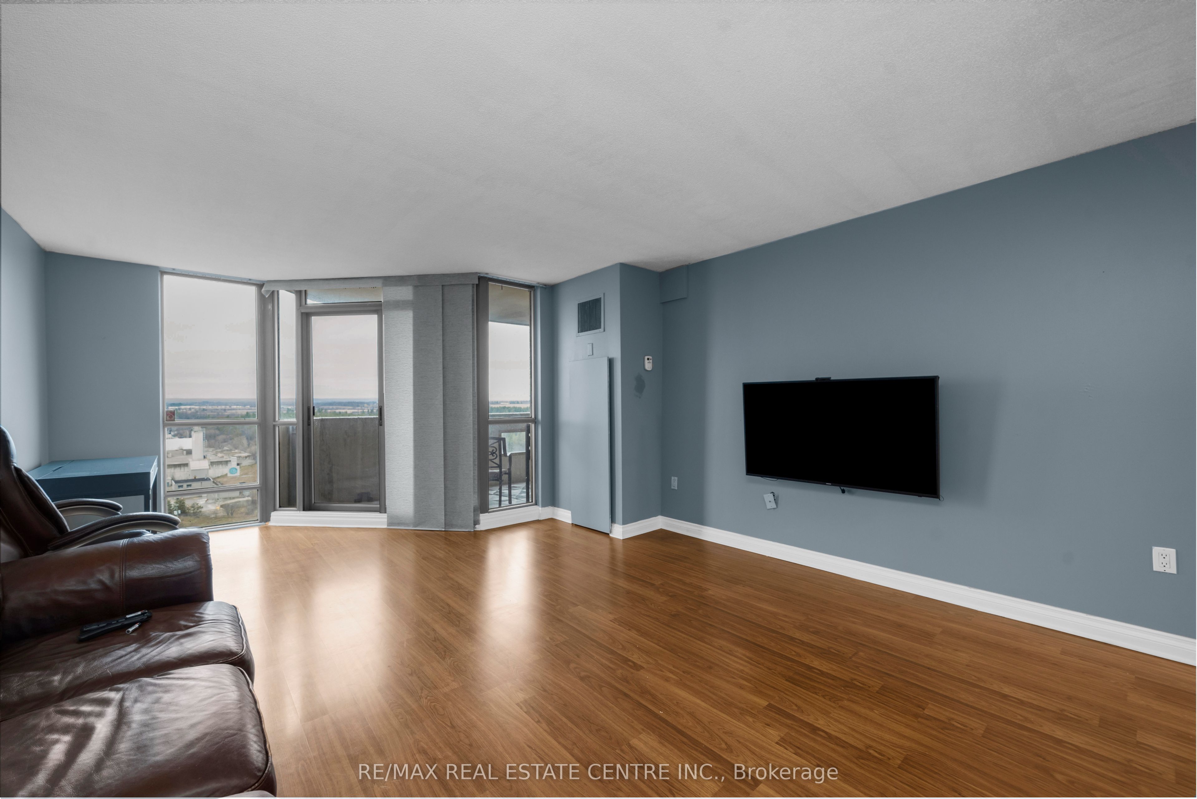 20 Mcfarlane Drive 1504, Halton Hills, On L7g 5j8