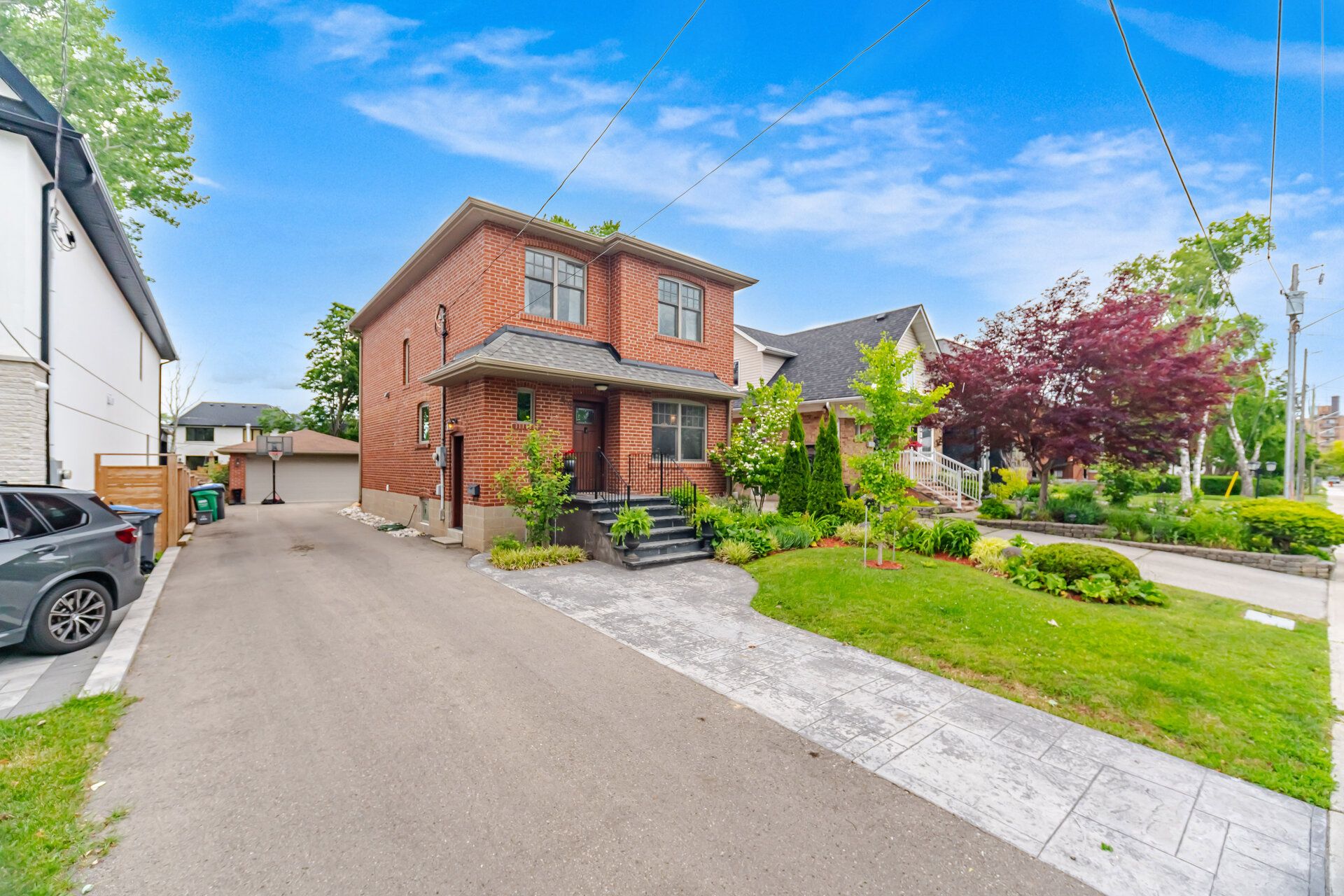 39 Broadview Avenue, Mississauga, On L5h 2s8