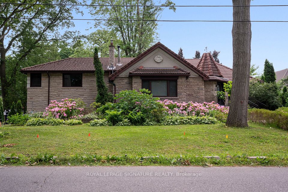 2234 Gordon Drive, Mississauga, On L5b 1s9