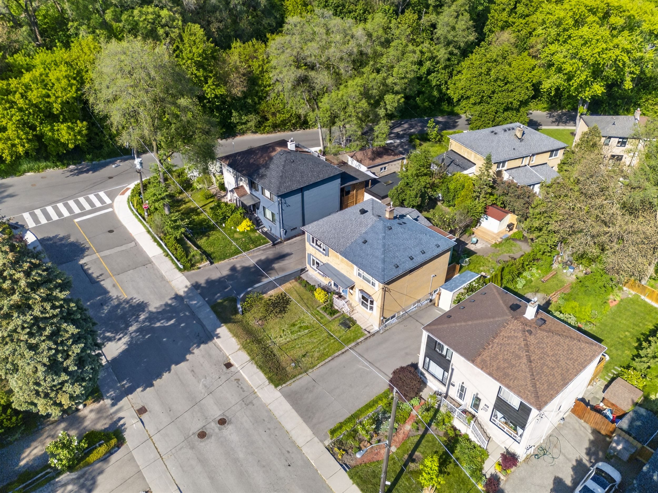 69 Skylark Road, Toronto, On M6s 4m5