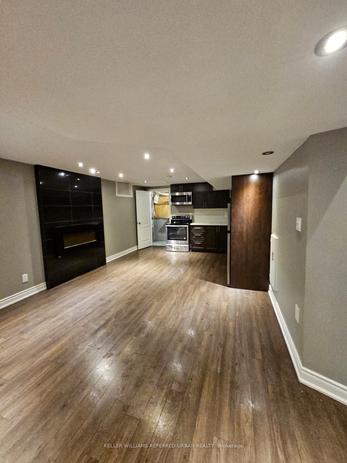 118 Earlsbridge Boulevard Basement, Brampton, On L7a 3w8
