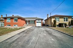 34 Belleglade Upper Court, Toronto, On M9m 2w4