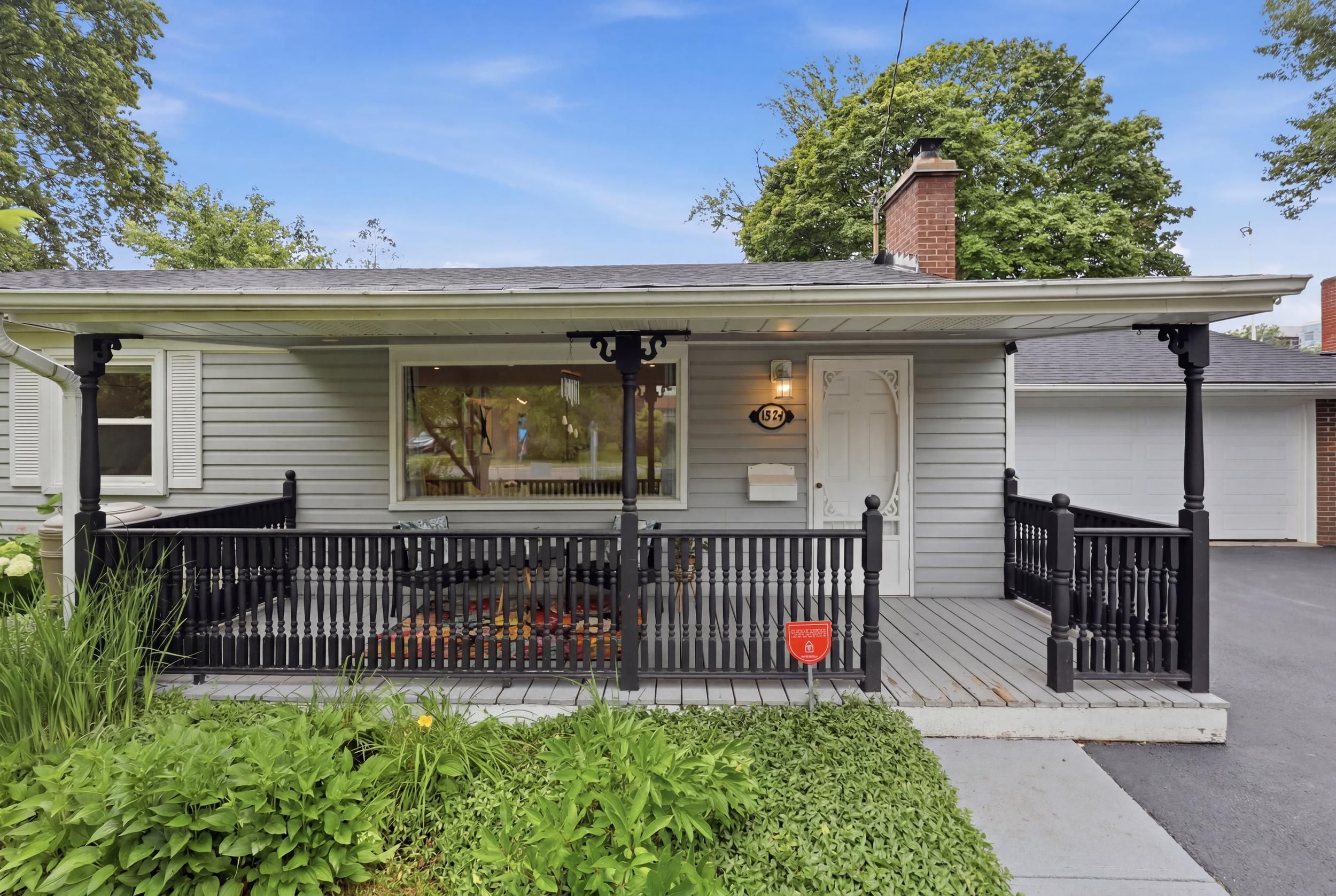 1924 Balsam Avenue, Mississauga, On L5j 1l2