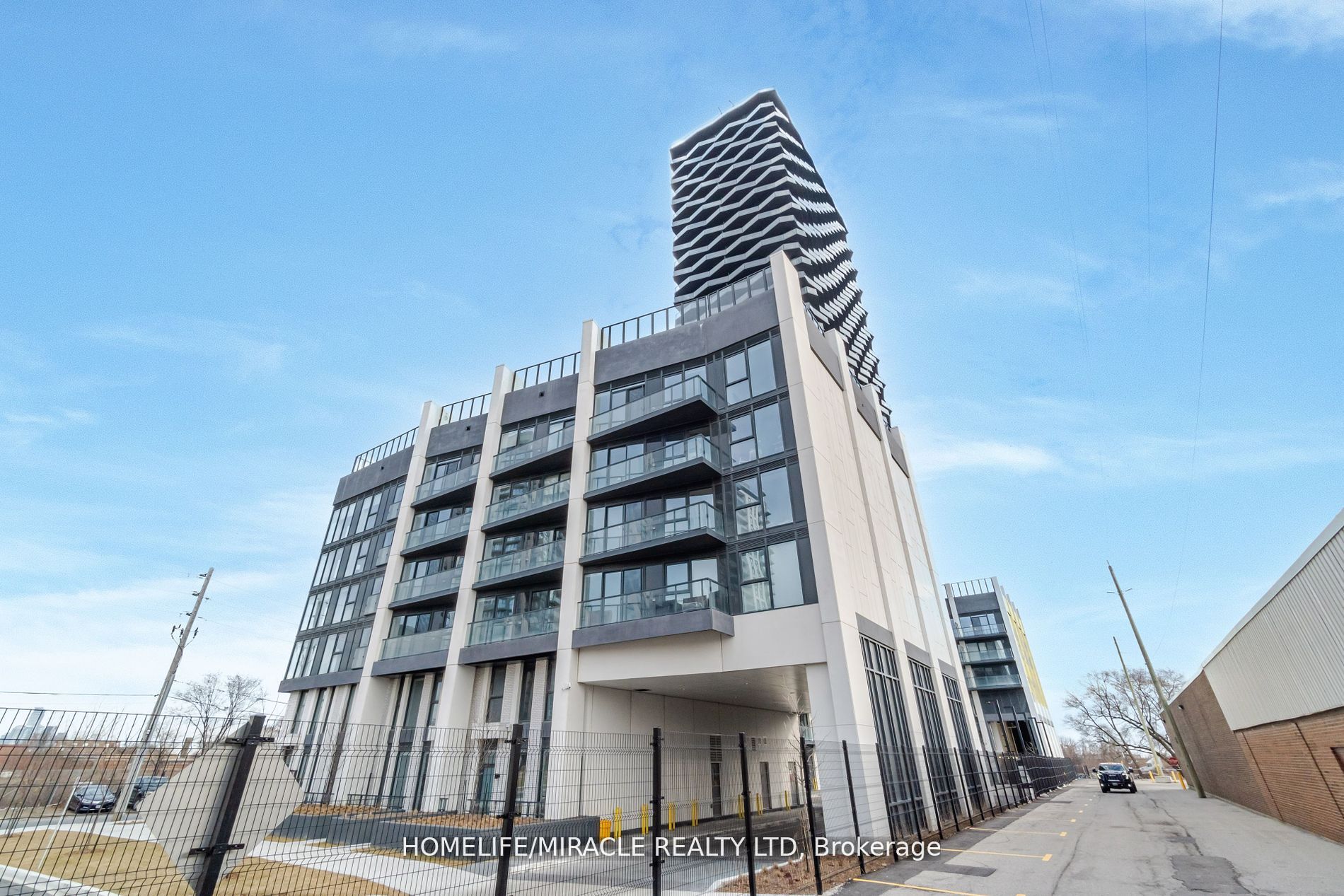 36 Zorra Street 327, Toronto, On M8z 0g9