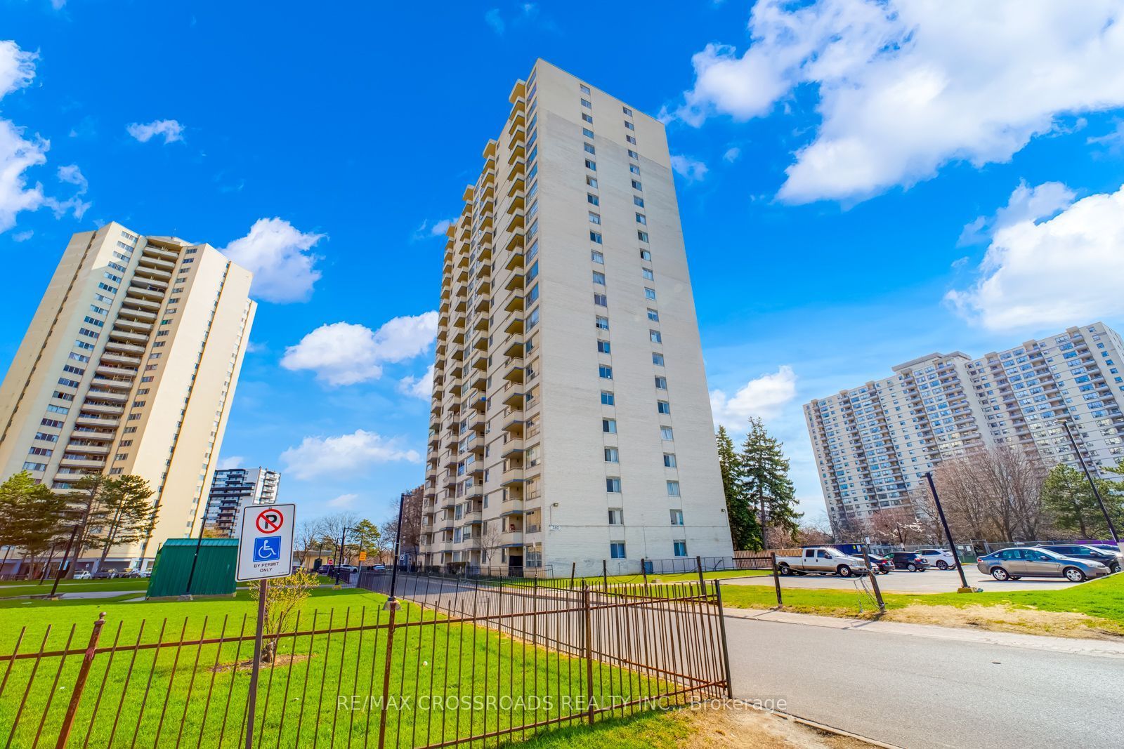 340 Dixon Road 1208, Toronto, On M9r 1t1