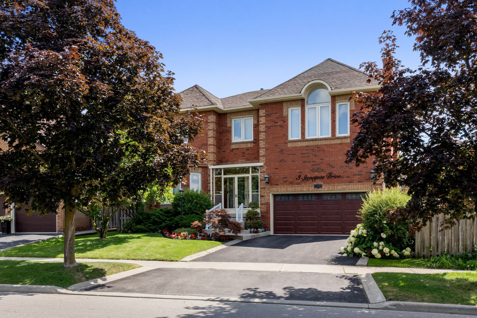 3 Stonegate Drive, Brampton, On L6z 3l7