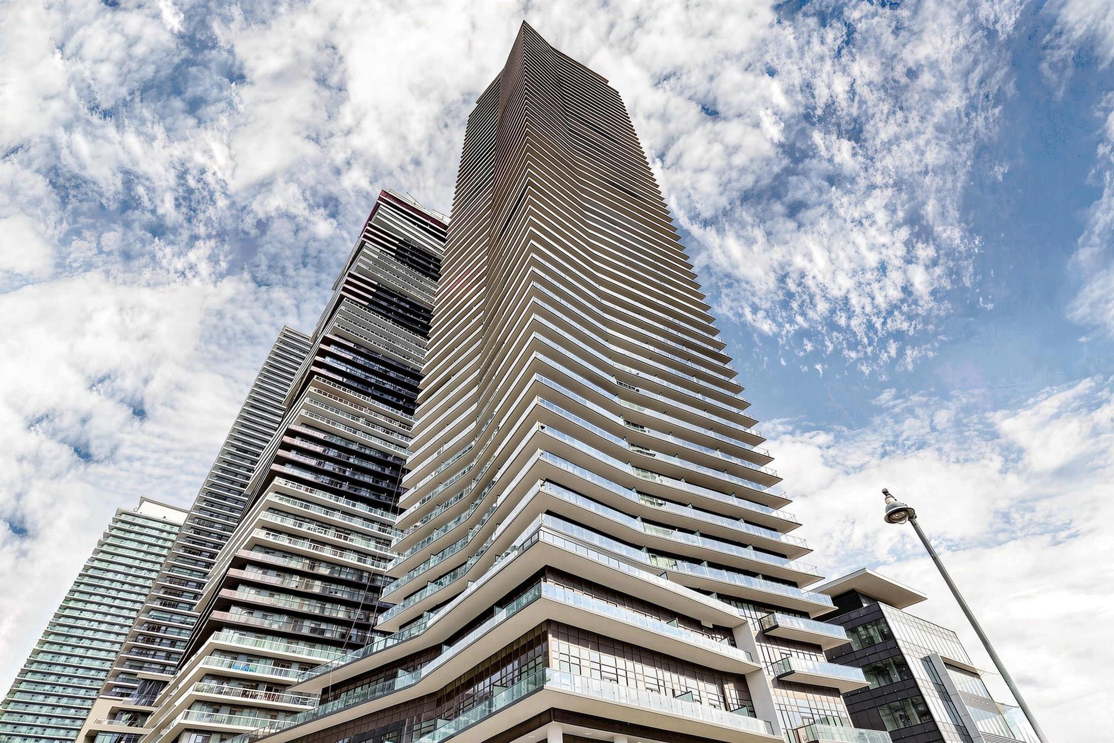 38 Annie Craig Drive 2708, Toronto, On M8v 0a8