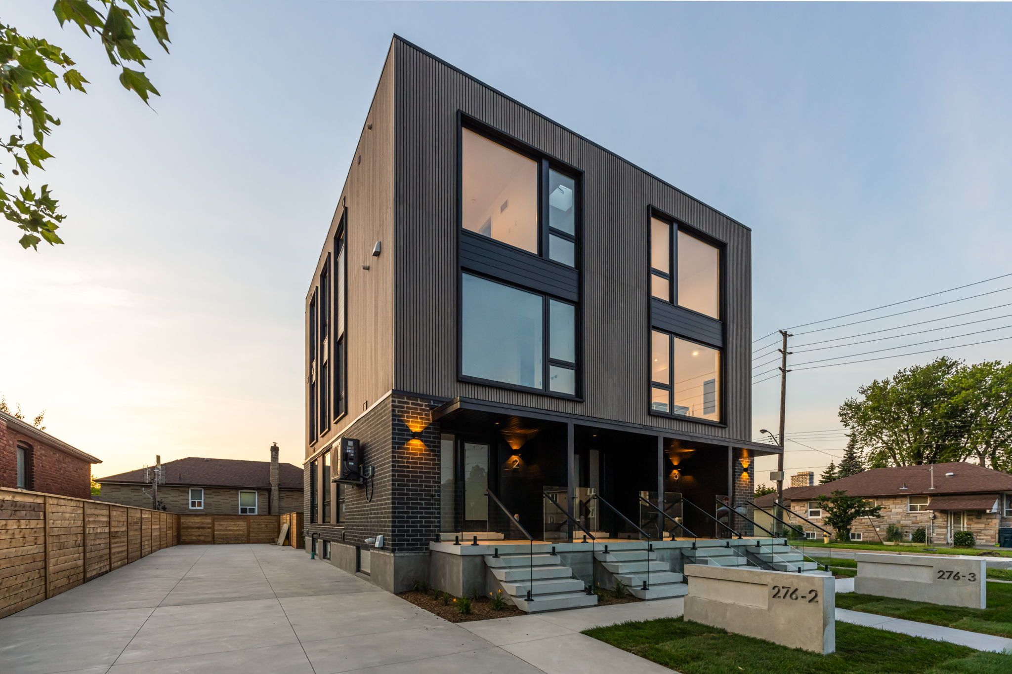 276 Lanor Avenue 1, Toronto, On M8w 2p9