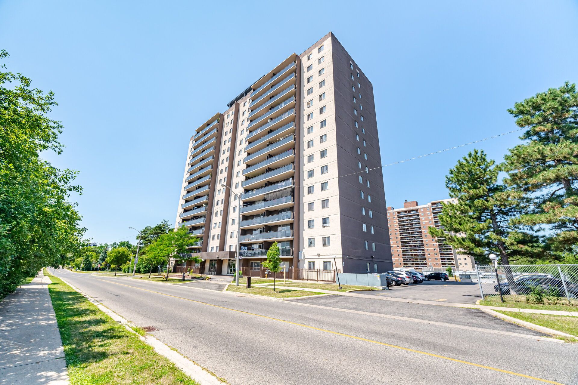 60 Stevenson Road 1105, Toronto, On M9v 2b4
