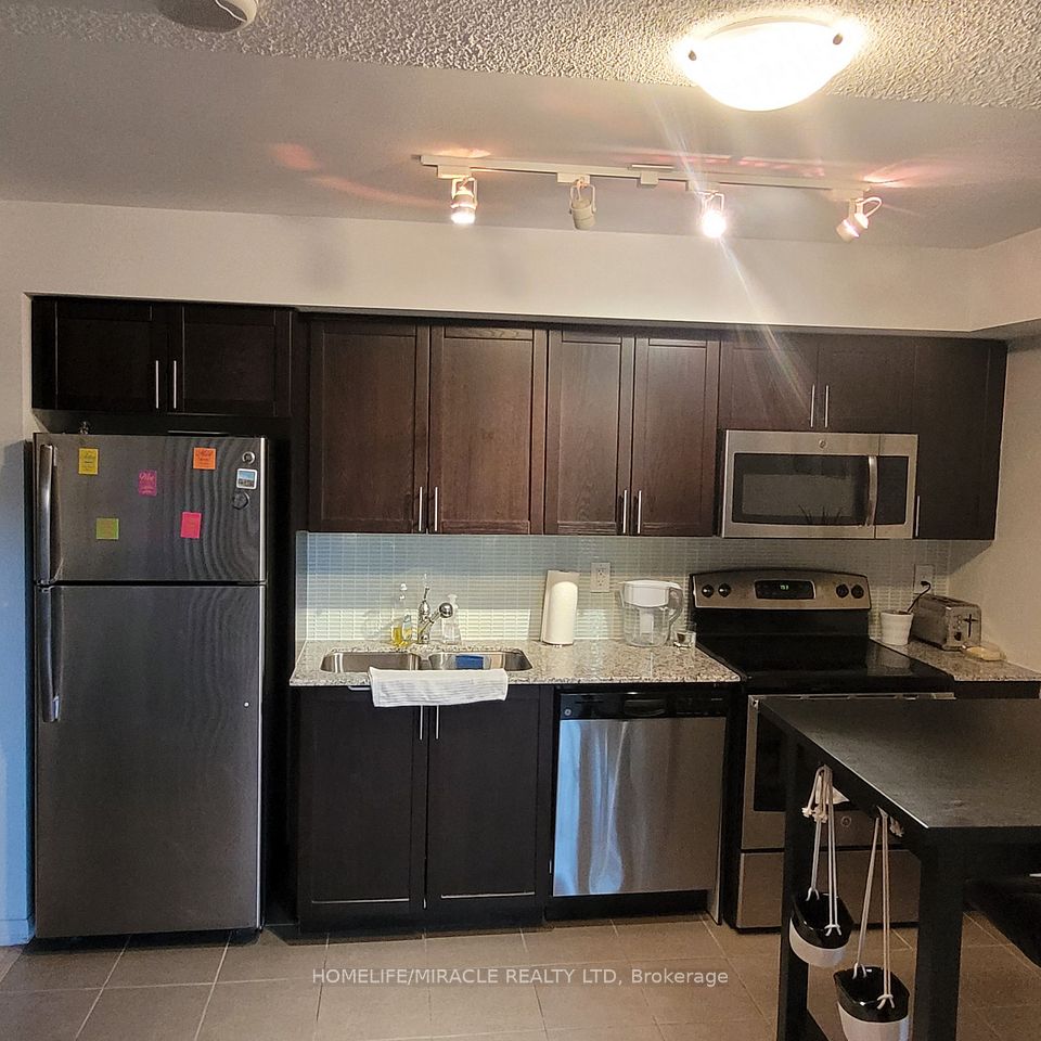 830 Lawrence Avenue W 529, Toronto, On M6a 0a2