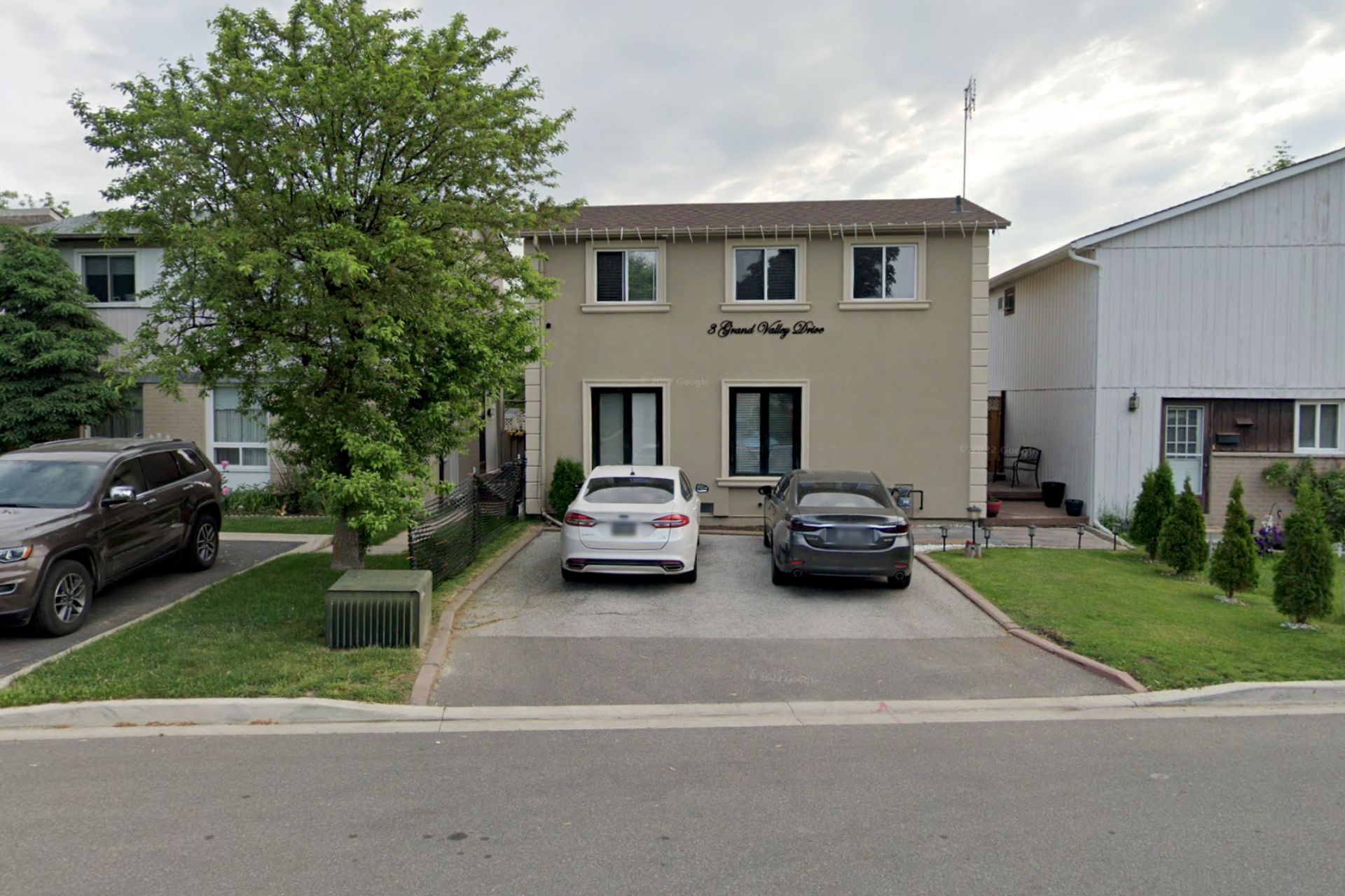3 Grand Valley Drive, Brampton, On L6s 2l1