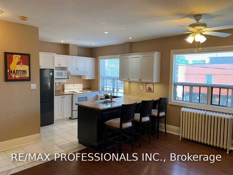 1 Primrose Avenue 3, Toronto, On M8v 1p7