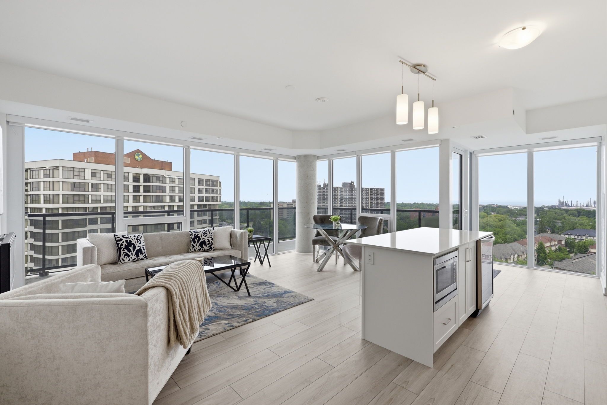 1035 Southdown Road 1204, Mississauga, On L5j 0a2