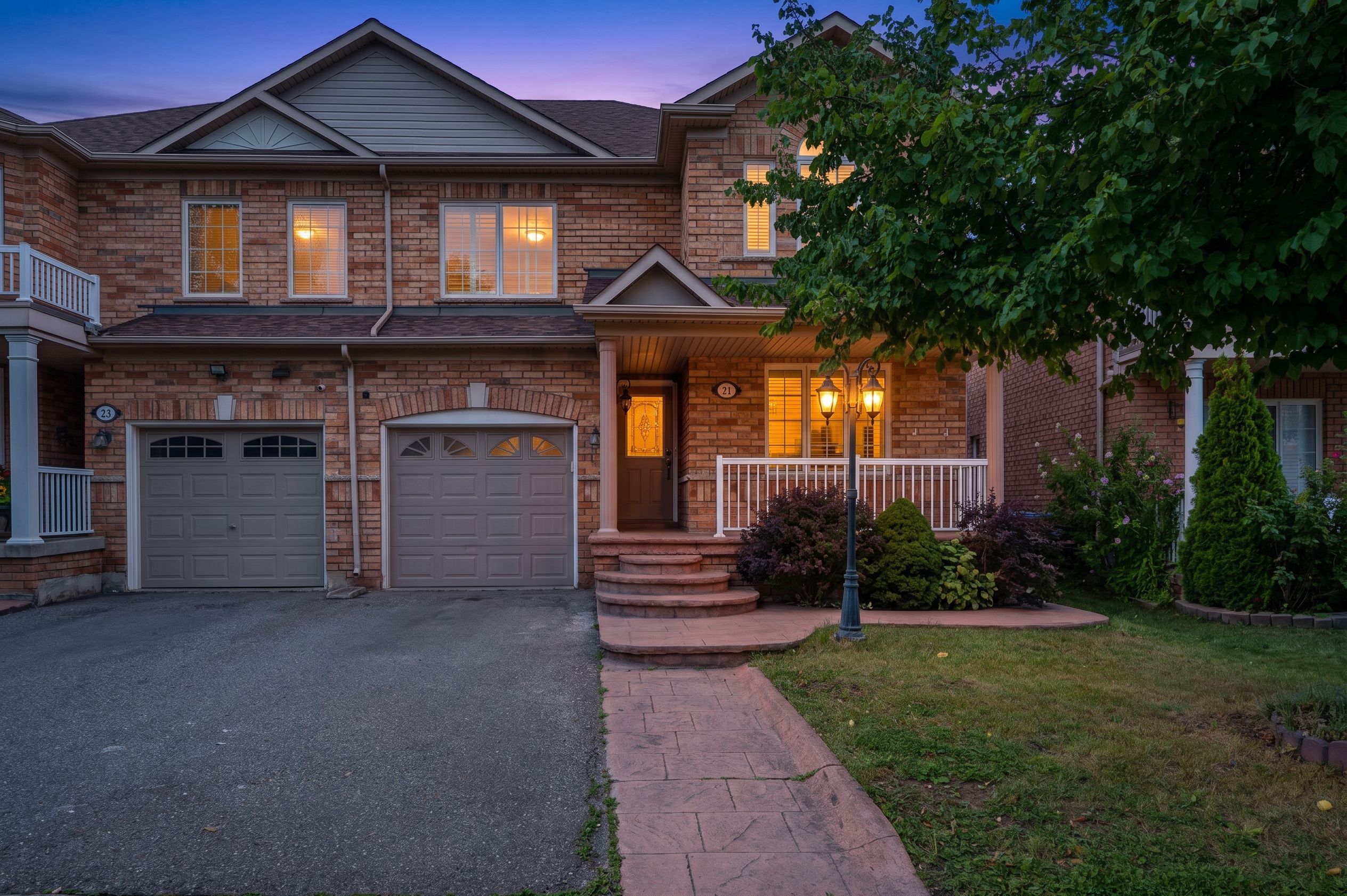 21 Topiary Lane, Brampton, On L7a 2k6