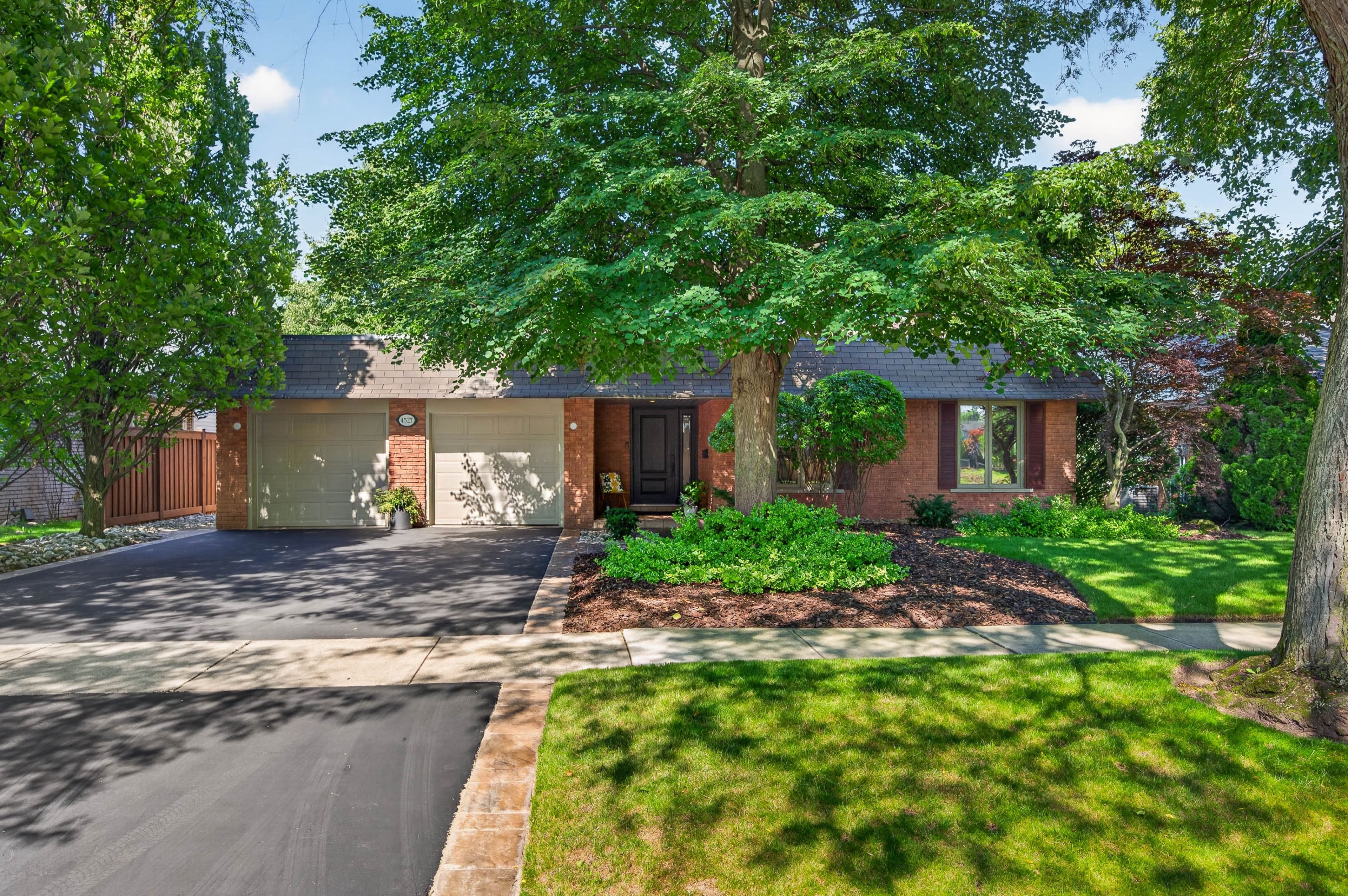 4527 Concord Place, Burlington, On L7l 1j5