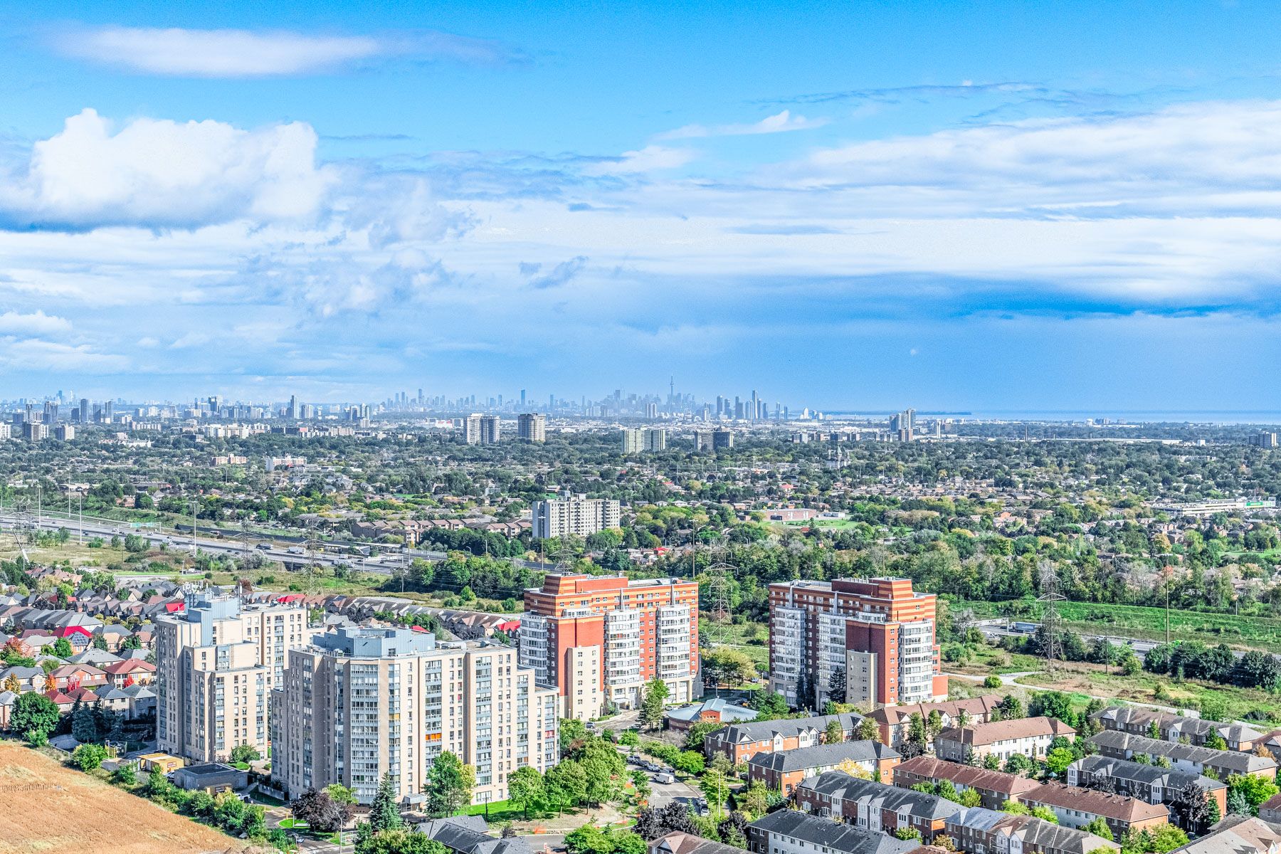 25 Kingsbridge Garden Circle Tph6, Mississauga, On L5r 4b1