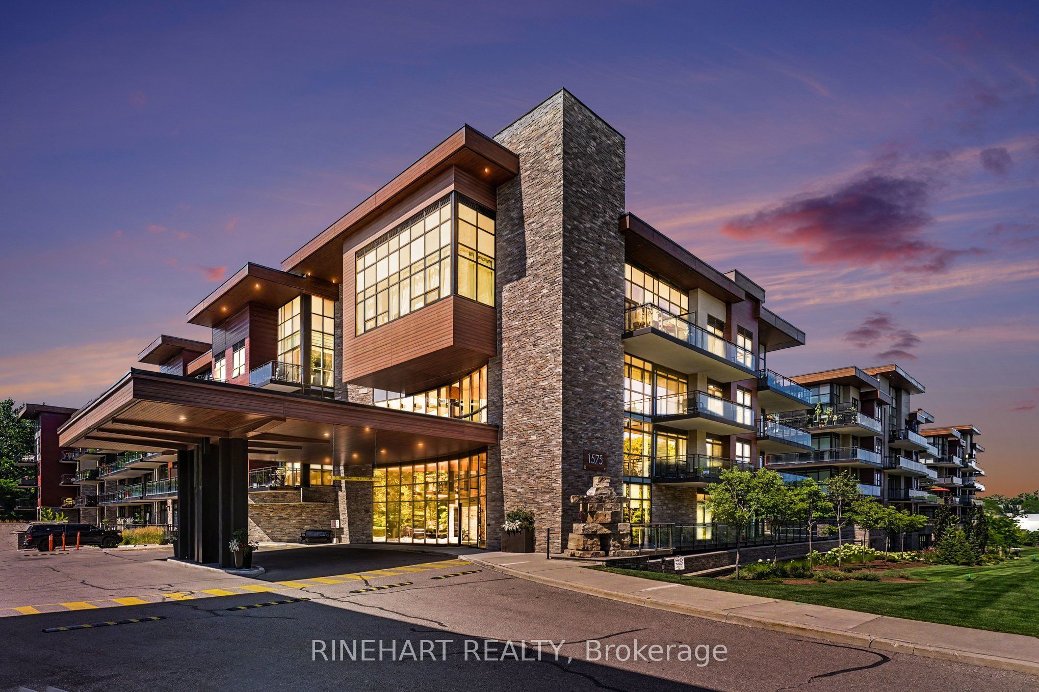 1575 Lakeshore Road W 352, Mississauga, On L5j 0b1