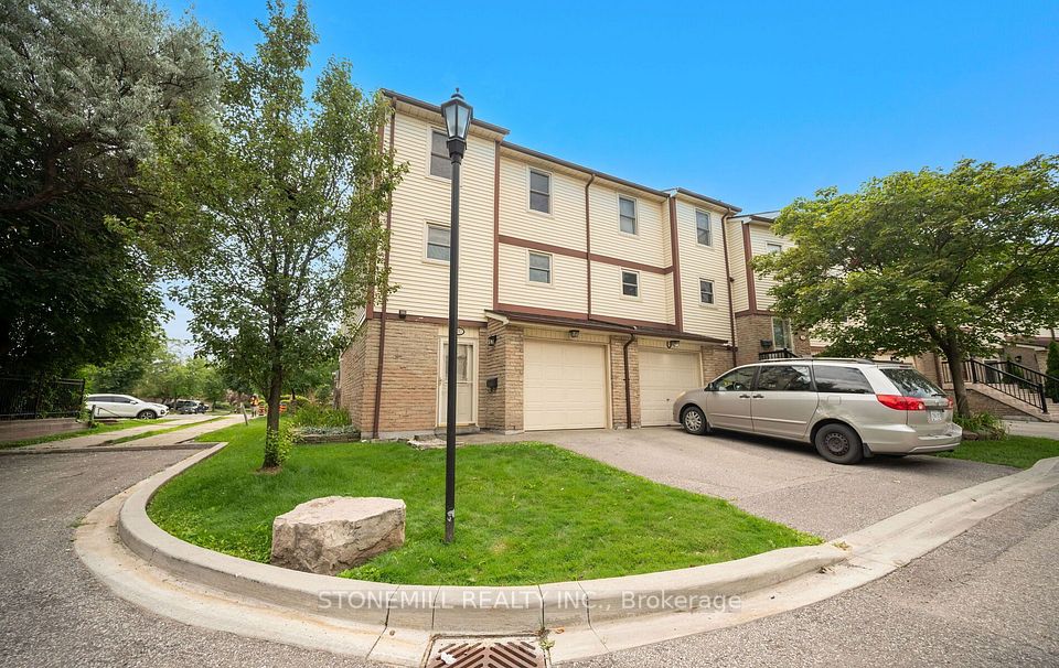 7340 Copenhagen Road 30, Mississauga, On L5n 2s5