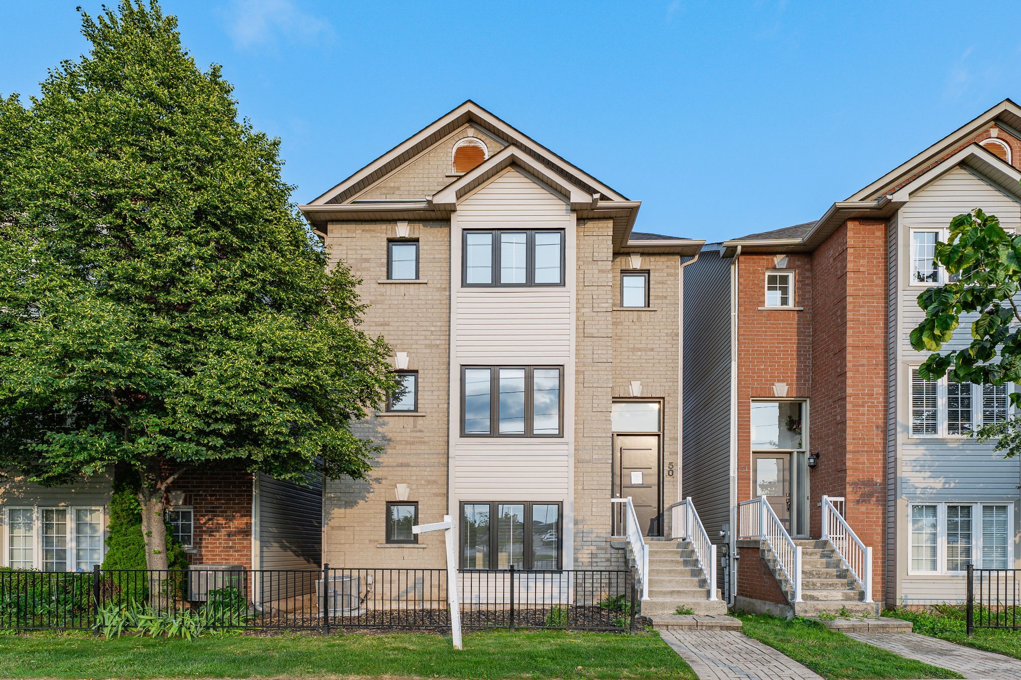5090 Fairview Street 50, Burlington, On L7l 7h5