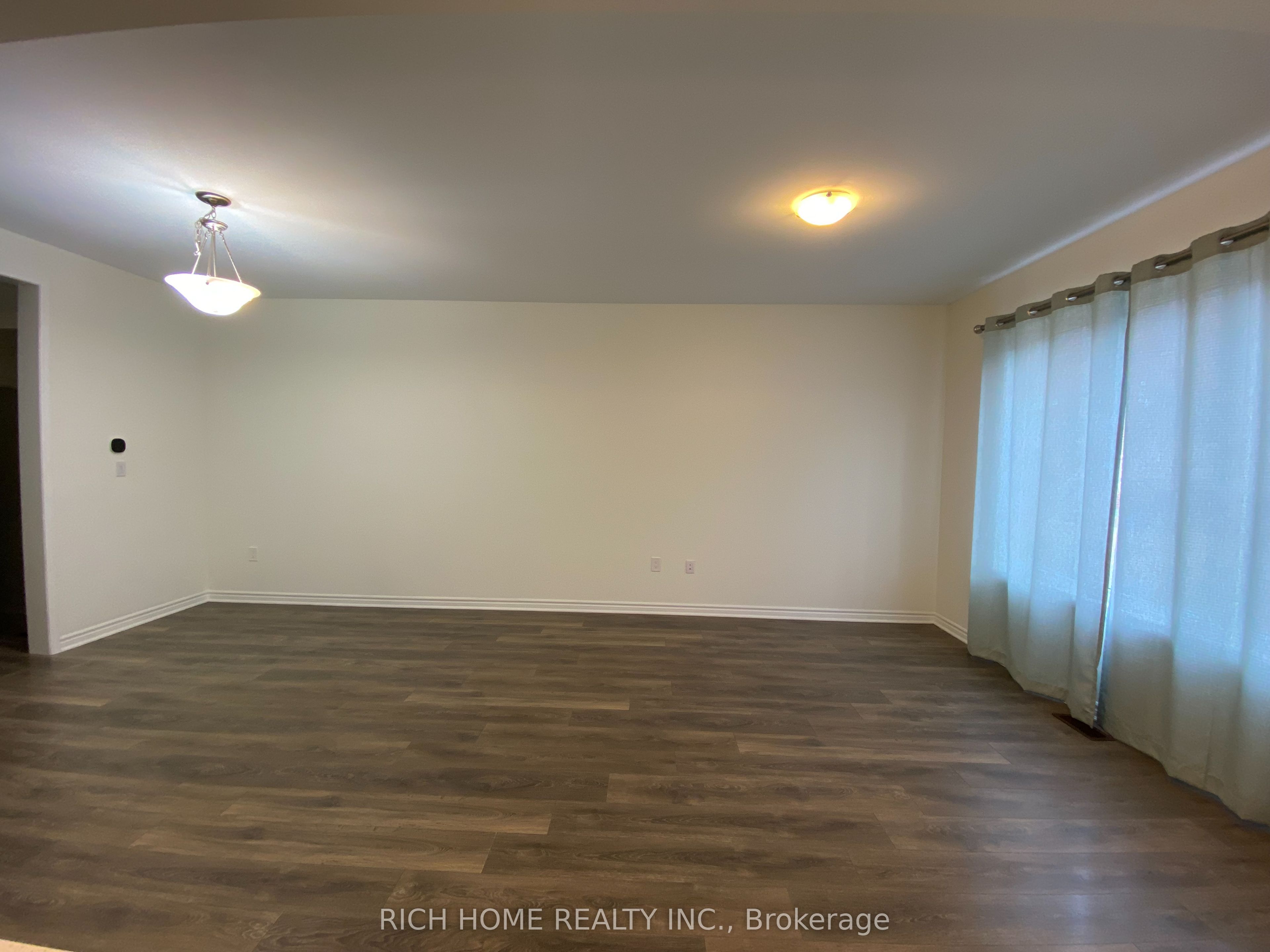 70 Annie Craig Drive 1506, Toronto, On M8v 0g2