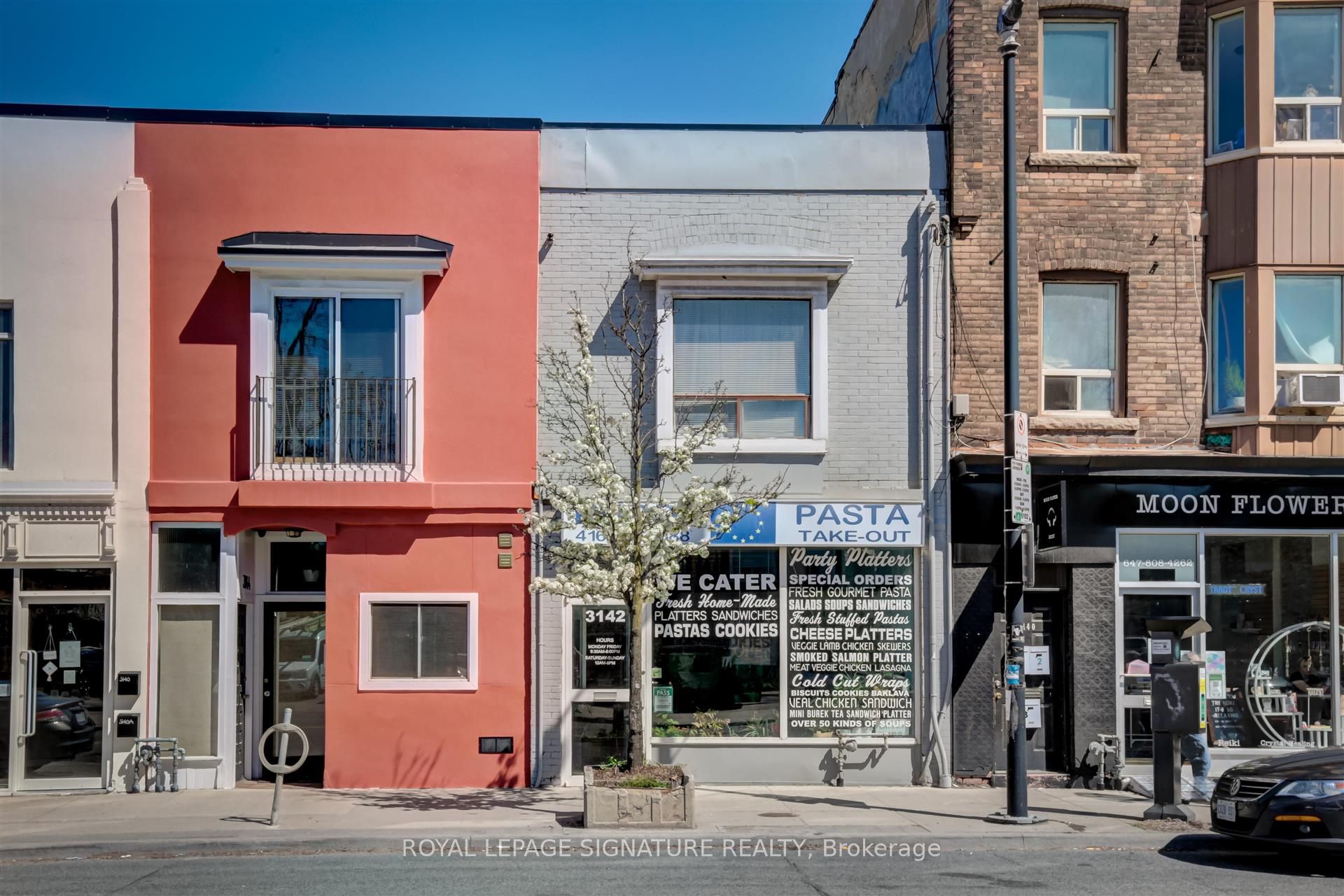 3142 Dundas Street W, Toronto, On M6p 2a1