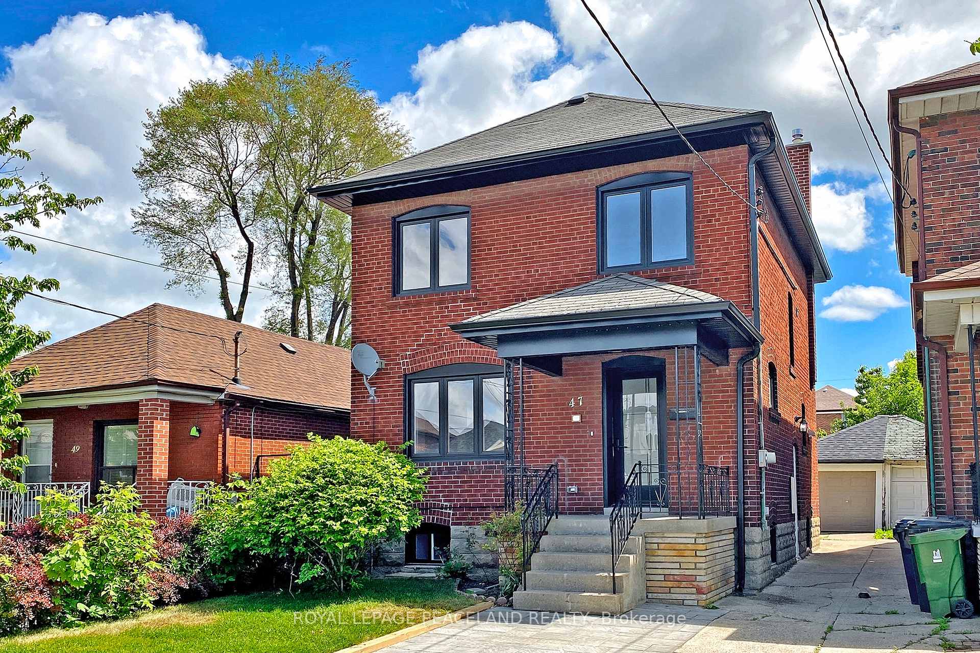 47 Chamberlain Avenue, Toronto, On M6e 4j9