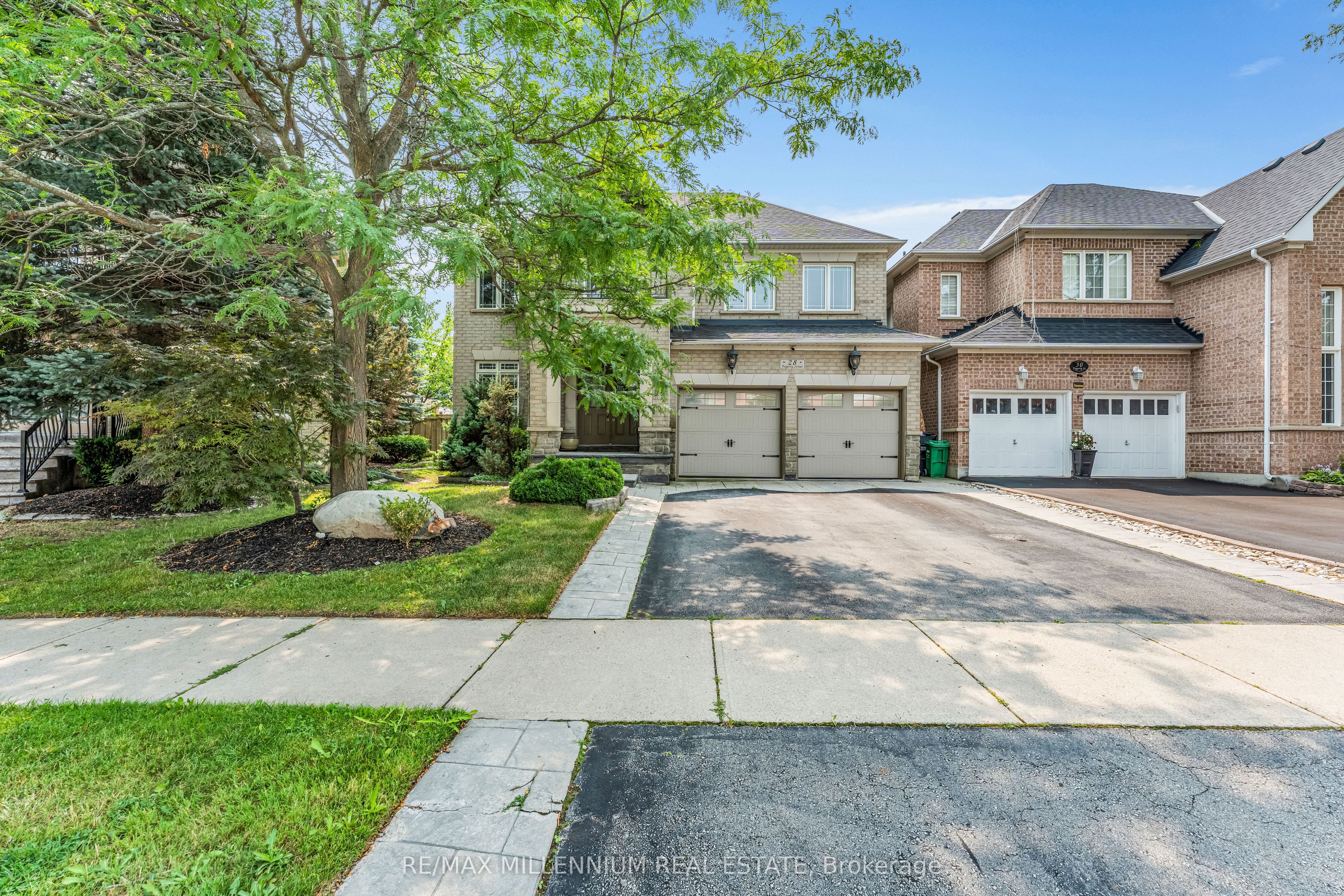 28 Fogerty Street, Brampton, On L6y 5k2