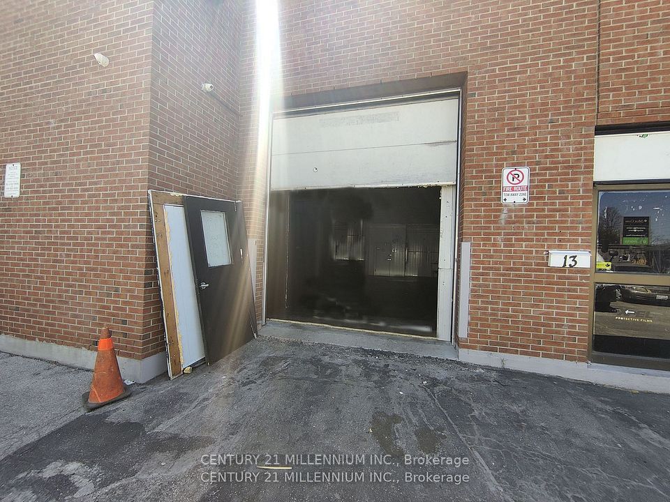 1 Steinway Boulevard 13, Toronto, On M9w 6h9