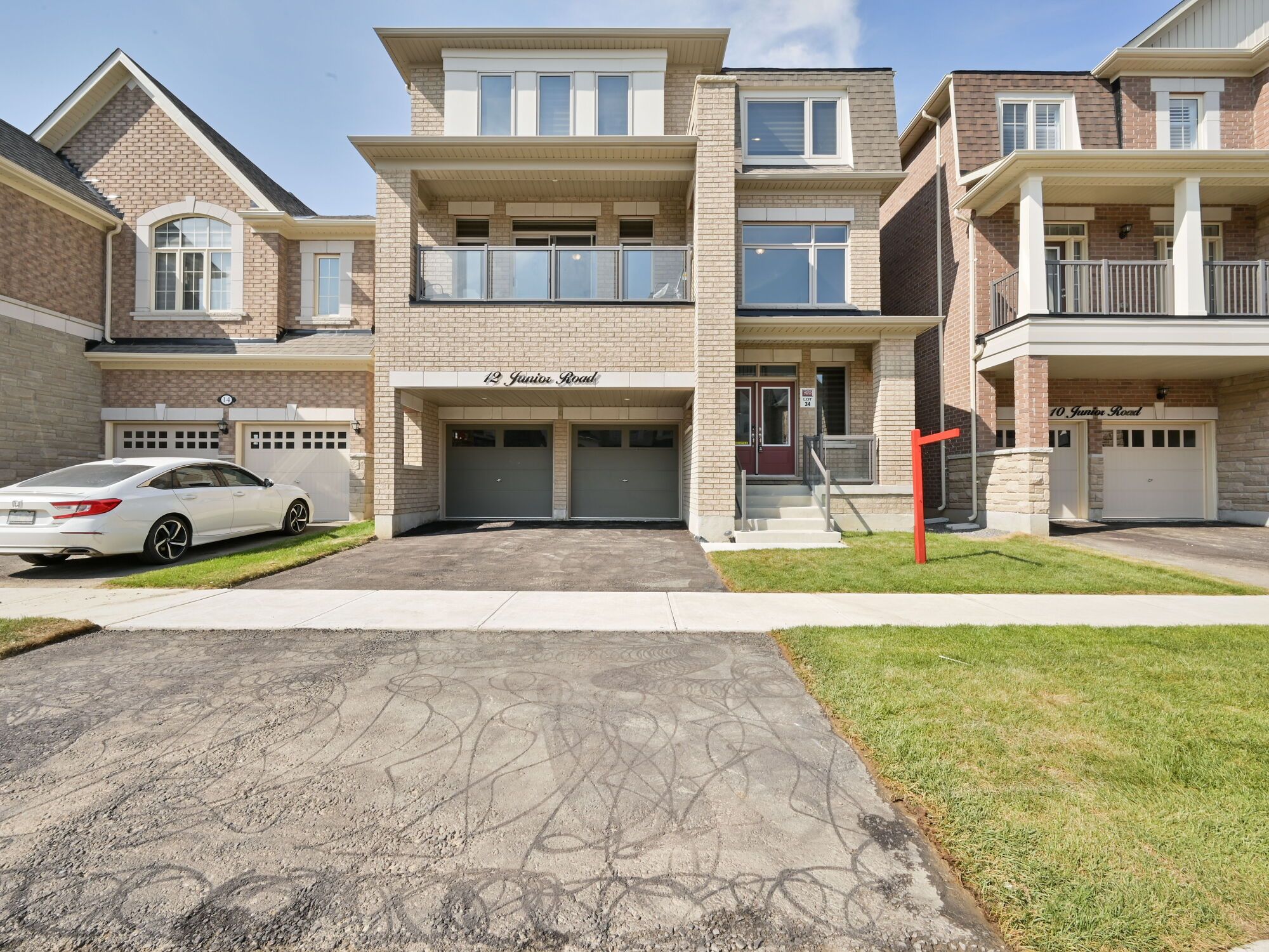 12 Junior Road, Brampton, On L7a 5j4