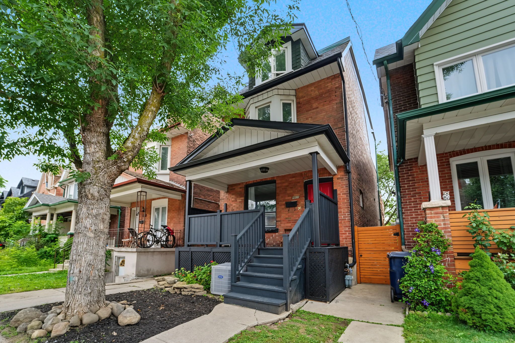 1035 Dovercourt Road, Toronto, On M6h 2x7