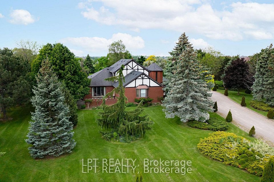 6 Fenton Way, Brampton, On L6p 0p5