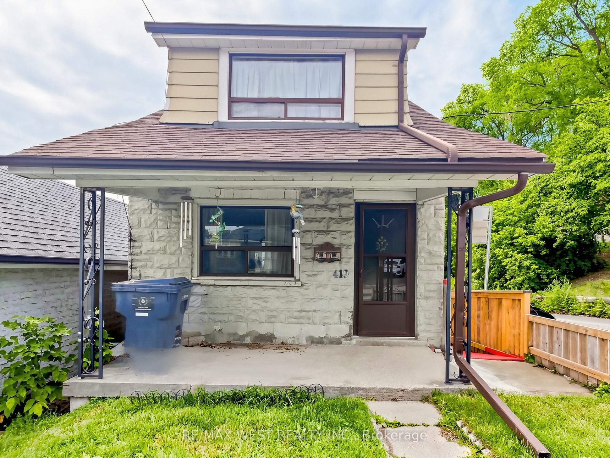 410 Silverthorn Avenue, Toronto, On M6m 3h2