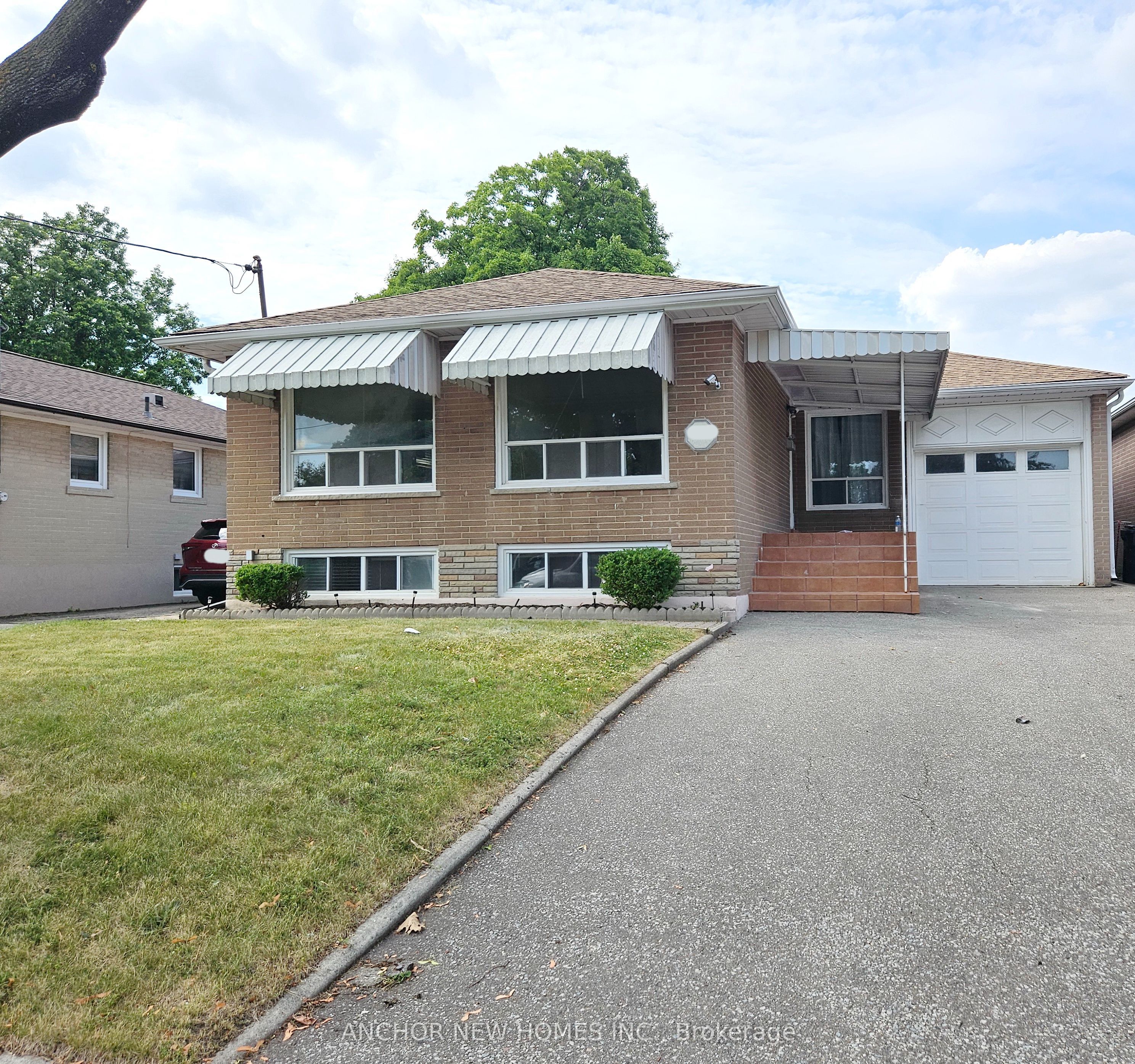 24 Fletcher Place, Toronto, On M9r 1k6