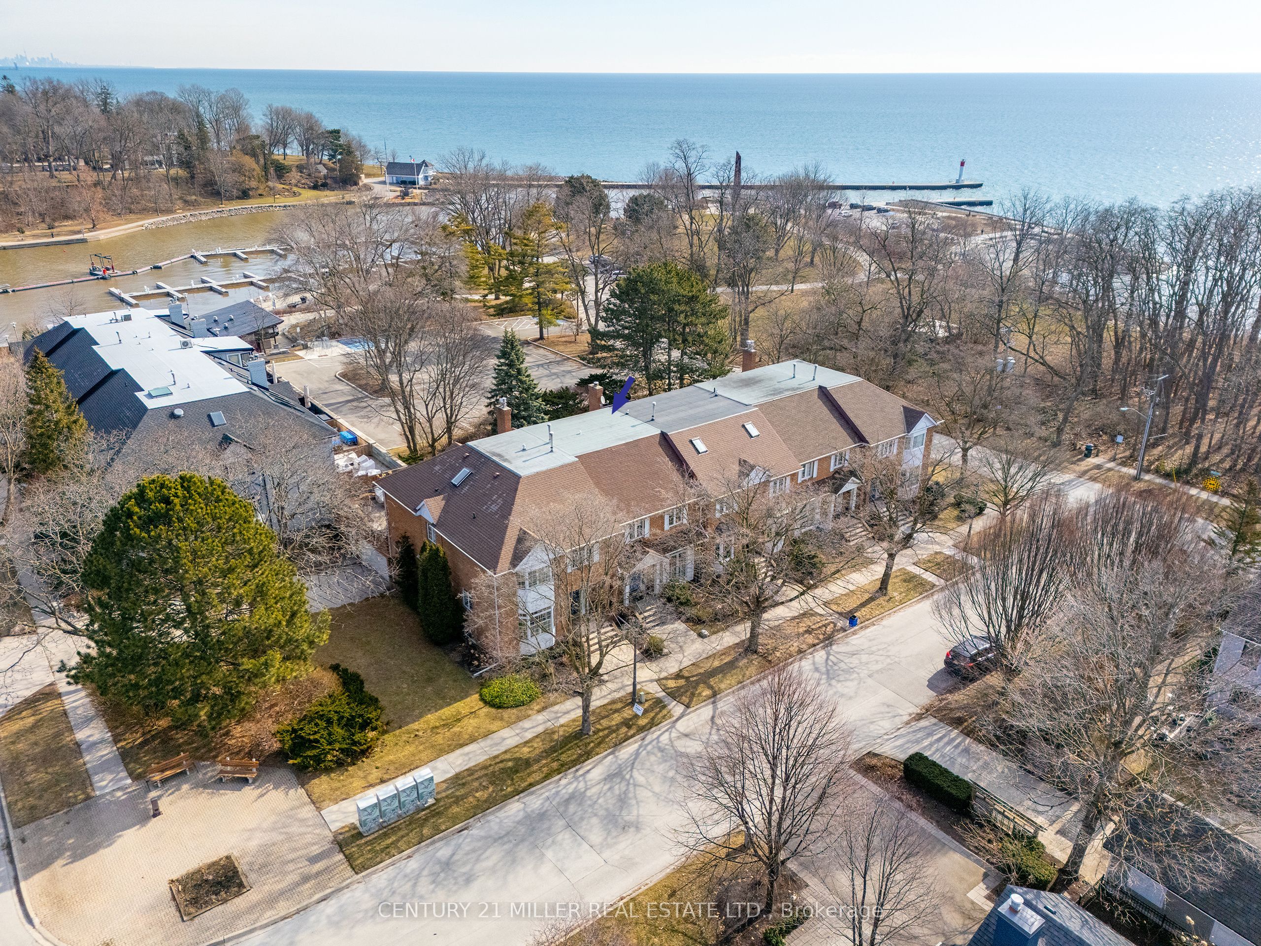 23 Chisholm Street, Oakville, On L6k 3w2